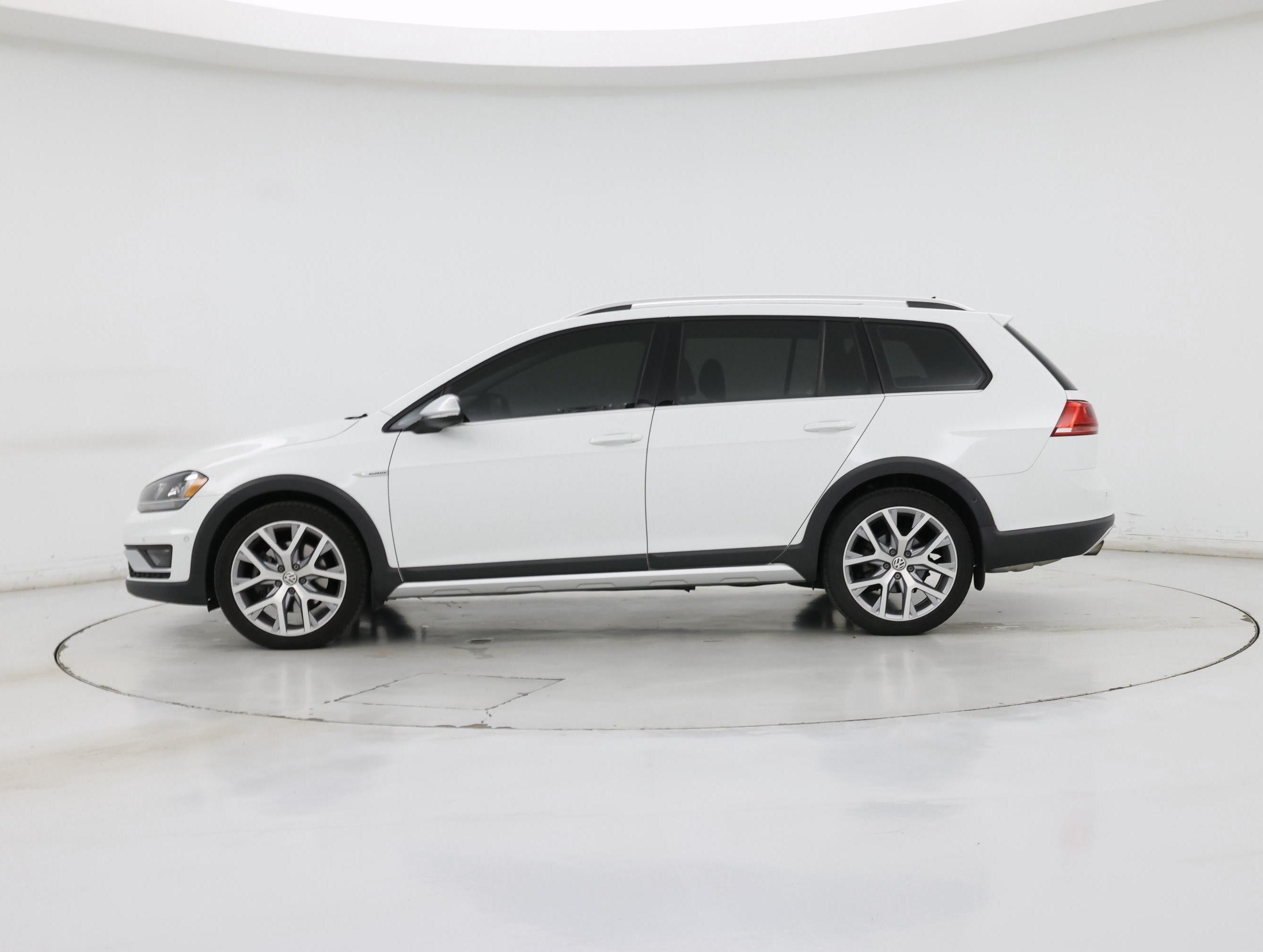 Thumbnail: 2017 Volkswagen Golf - 3