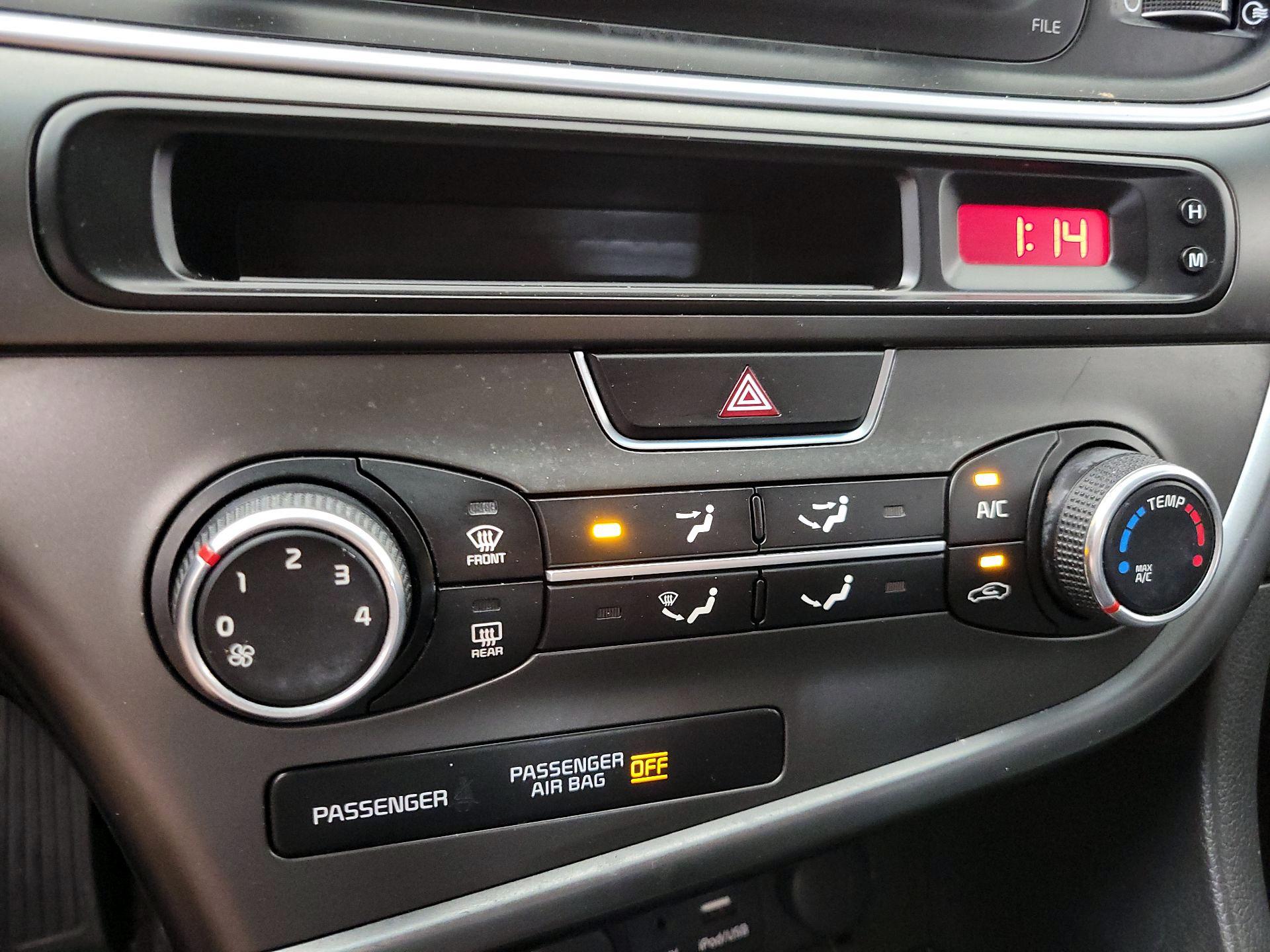 Thumbnail: 2015 Kia Optima - 15