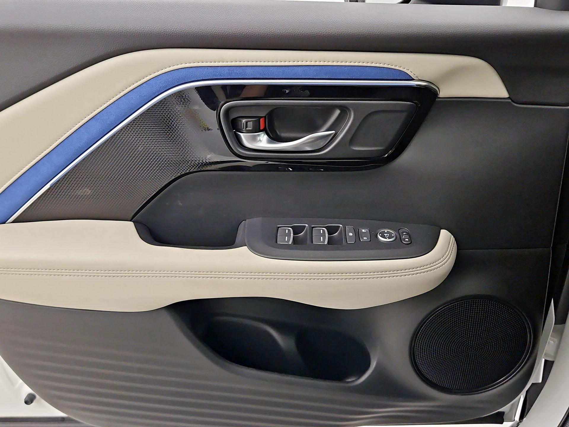 Thumbnail: 2025 Acura ADX - 12