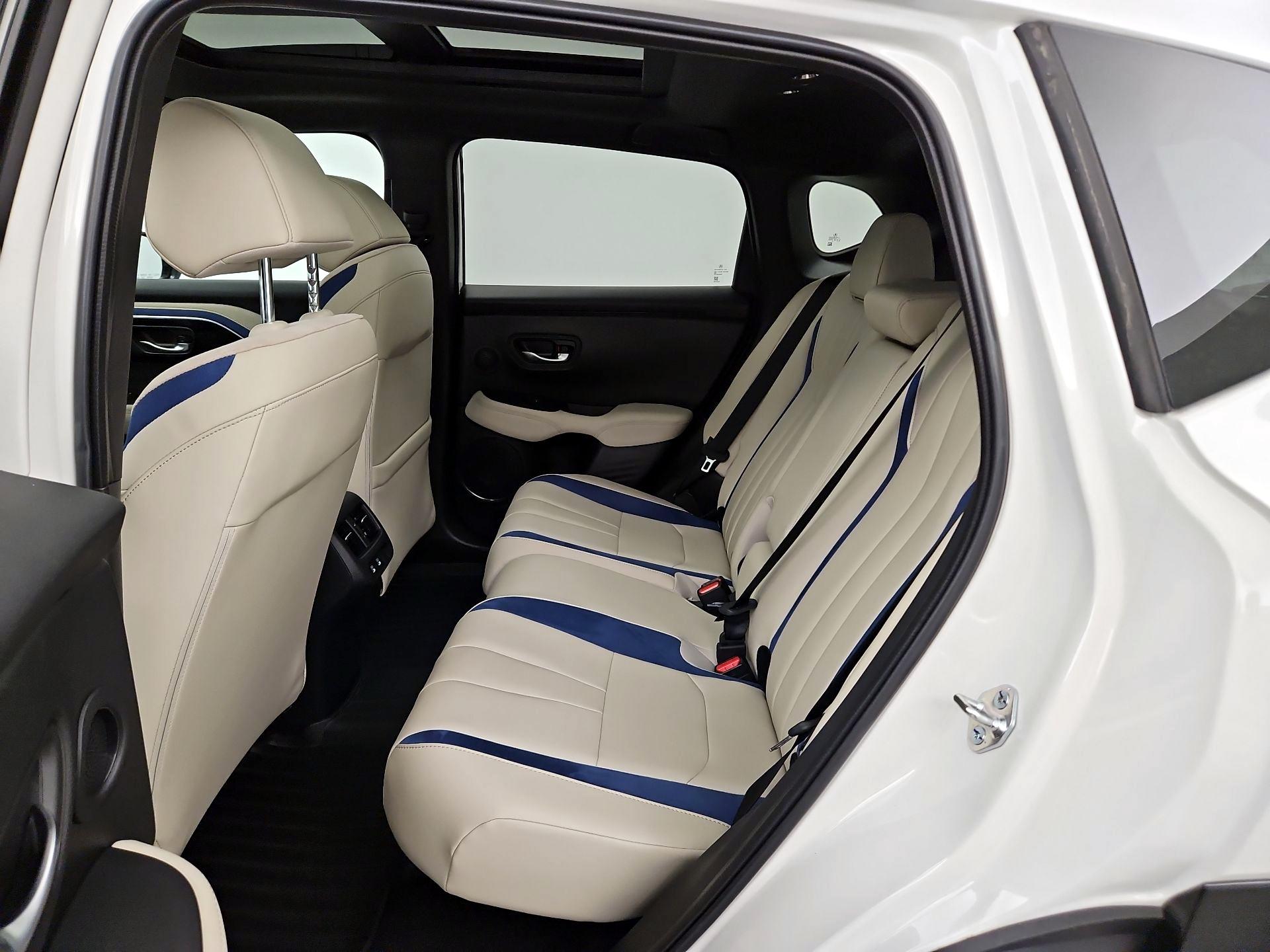 Thumbnail: 2025 Acura ADX - 20