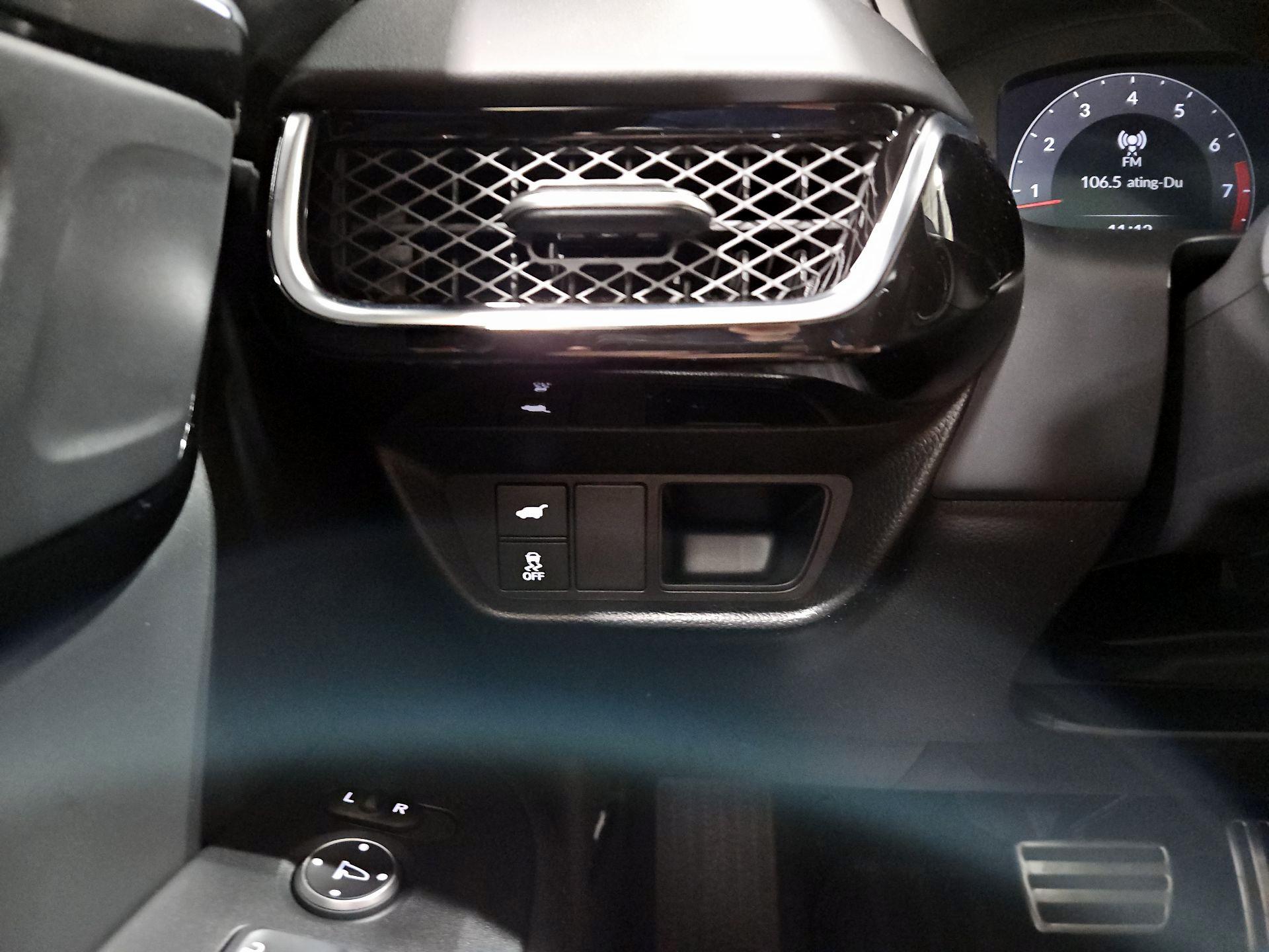 Thumbnail: 2025 Acura ADX - 13