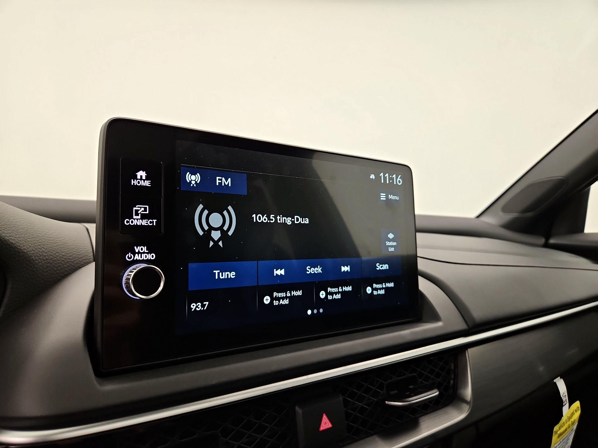 Thumbnail: 2025 Acura ADX - 15