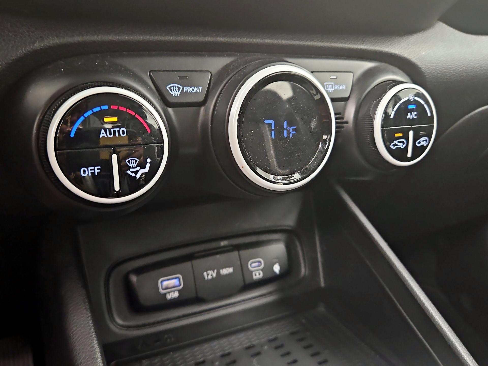 Thumbnail: 2023 Hyundai Venue - 17