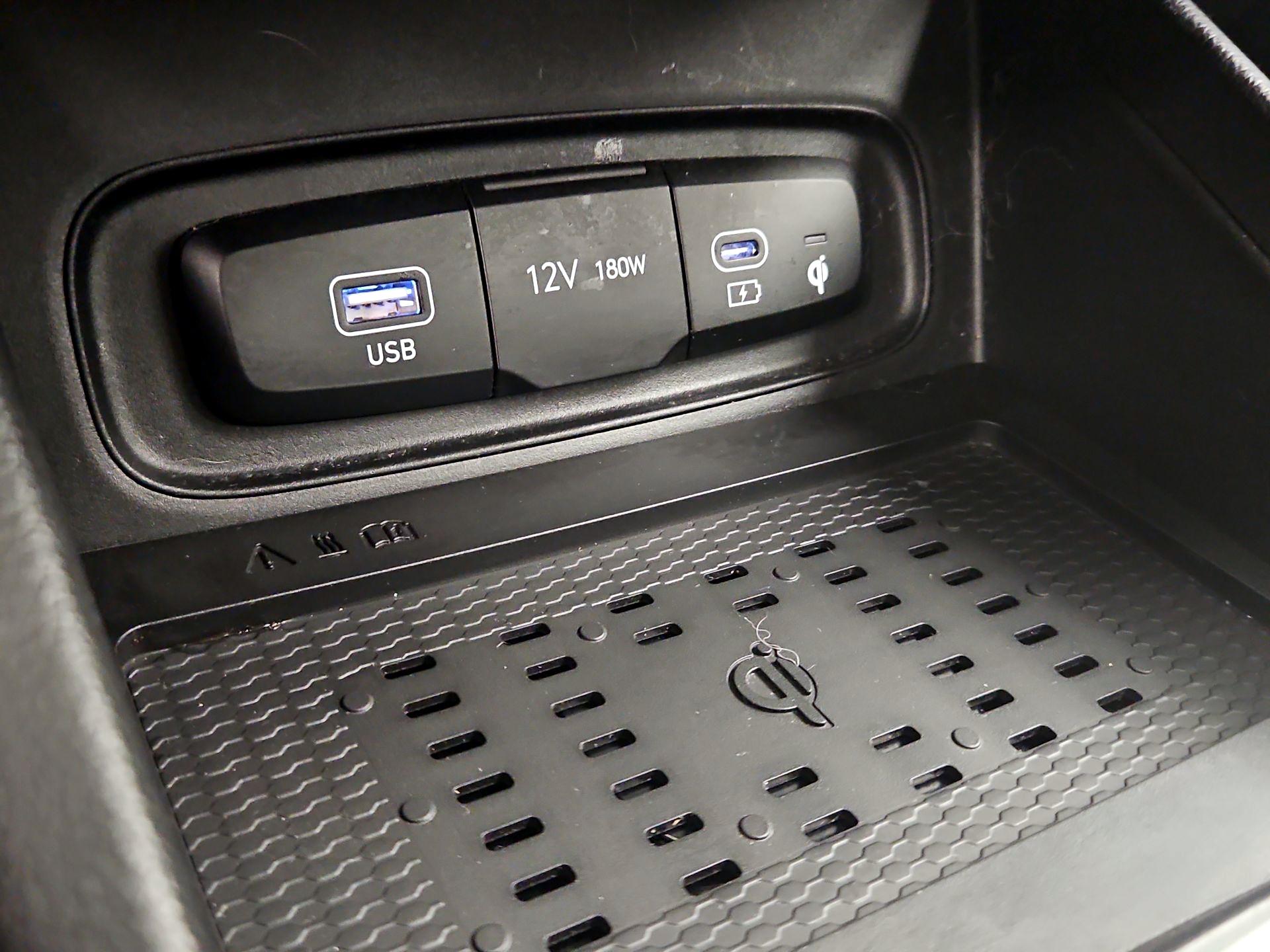 Thumbnail: 2023 Hyundai Venue - 19