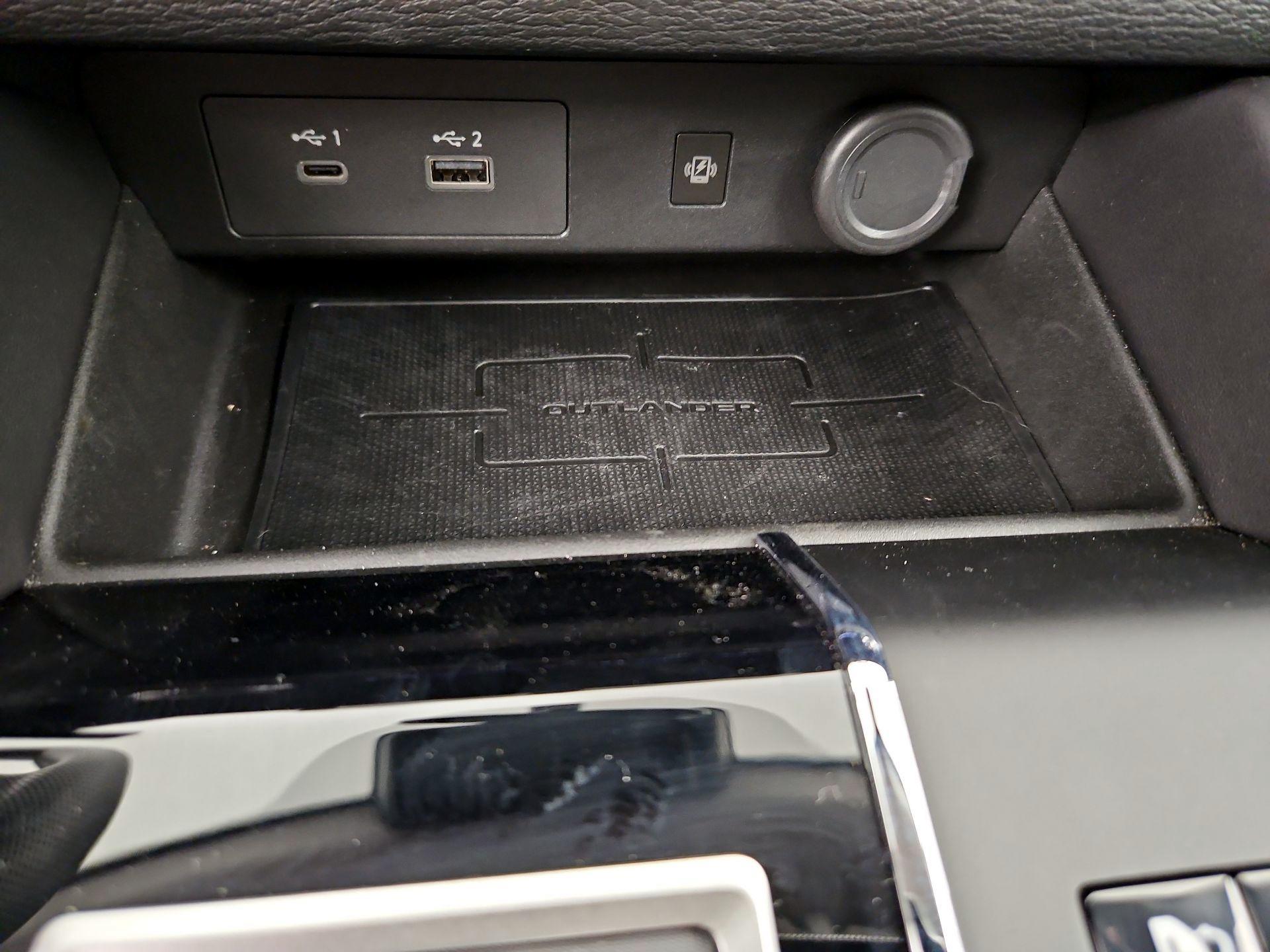 Thumbnail: 2023 Mitsubishi Outlander - 18