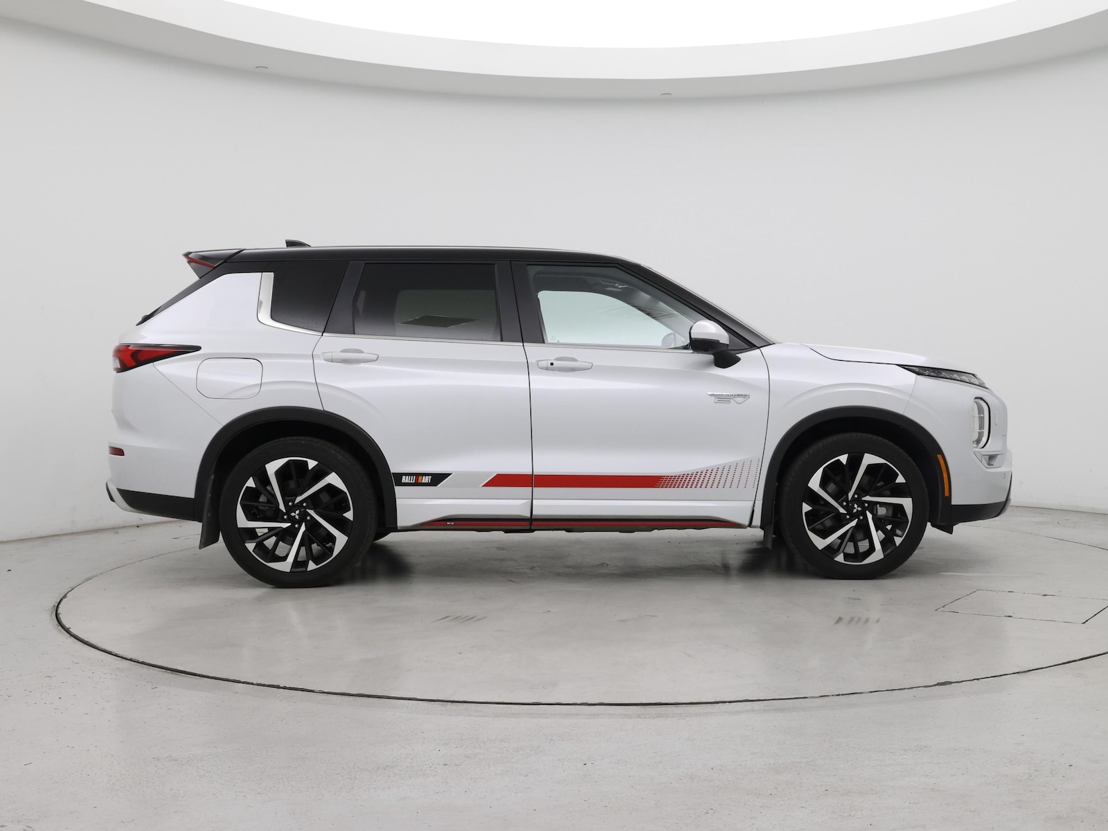 2023 Mitsubishi Outlander Plug-In Hybrid RALLIART - Photo 8