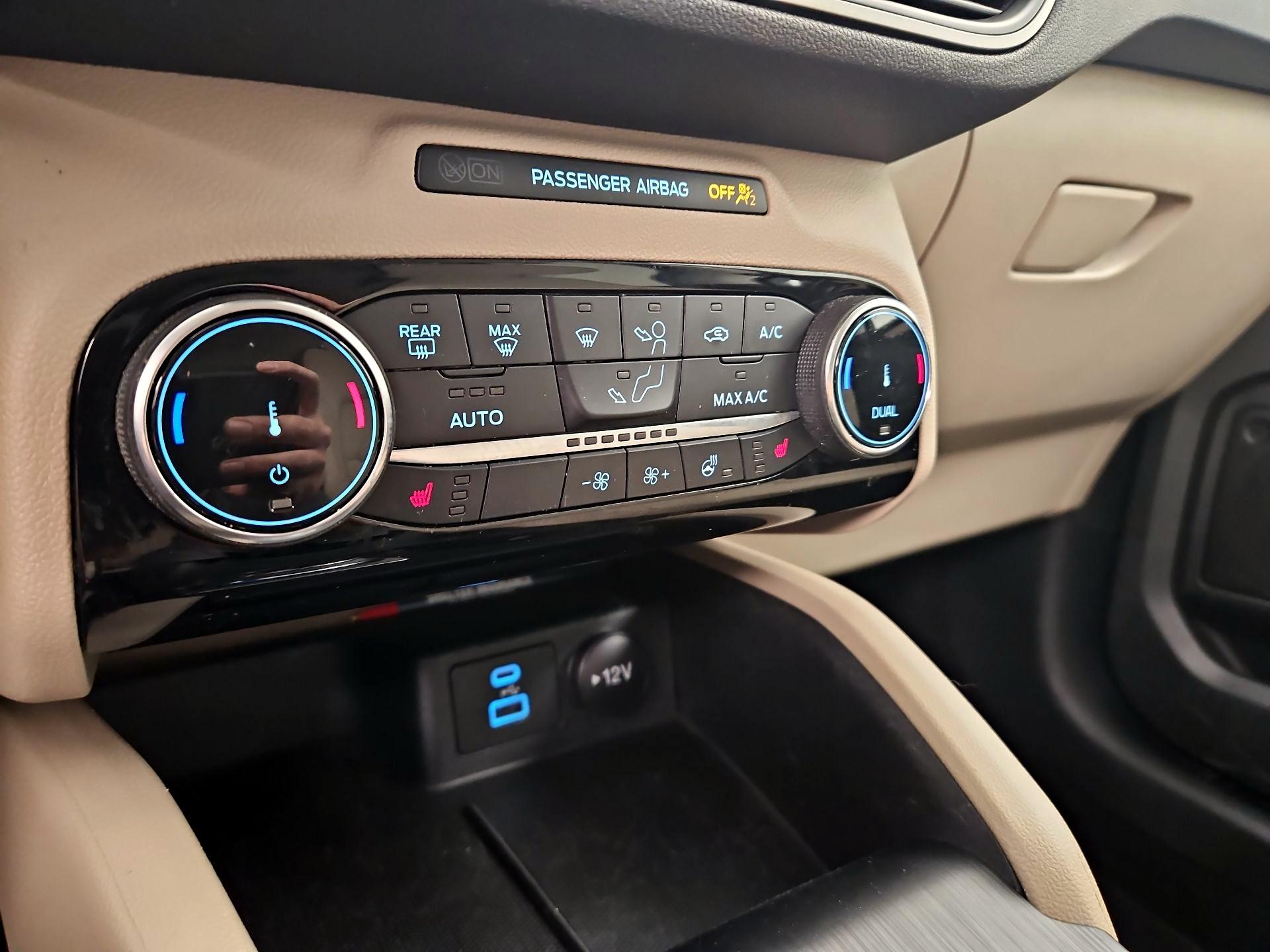 Thumbnail: 2022 Ford Escape - 17