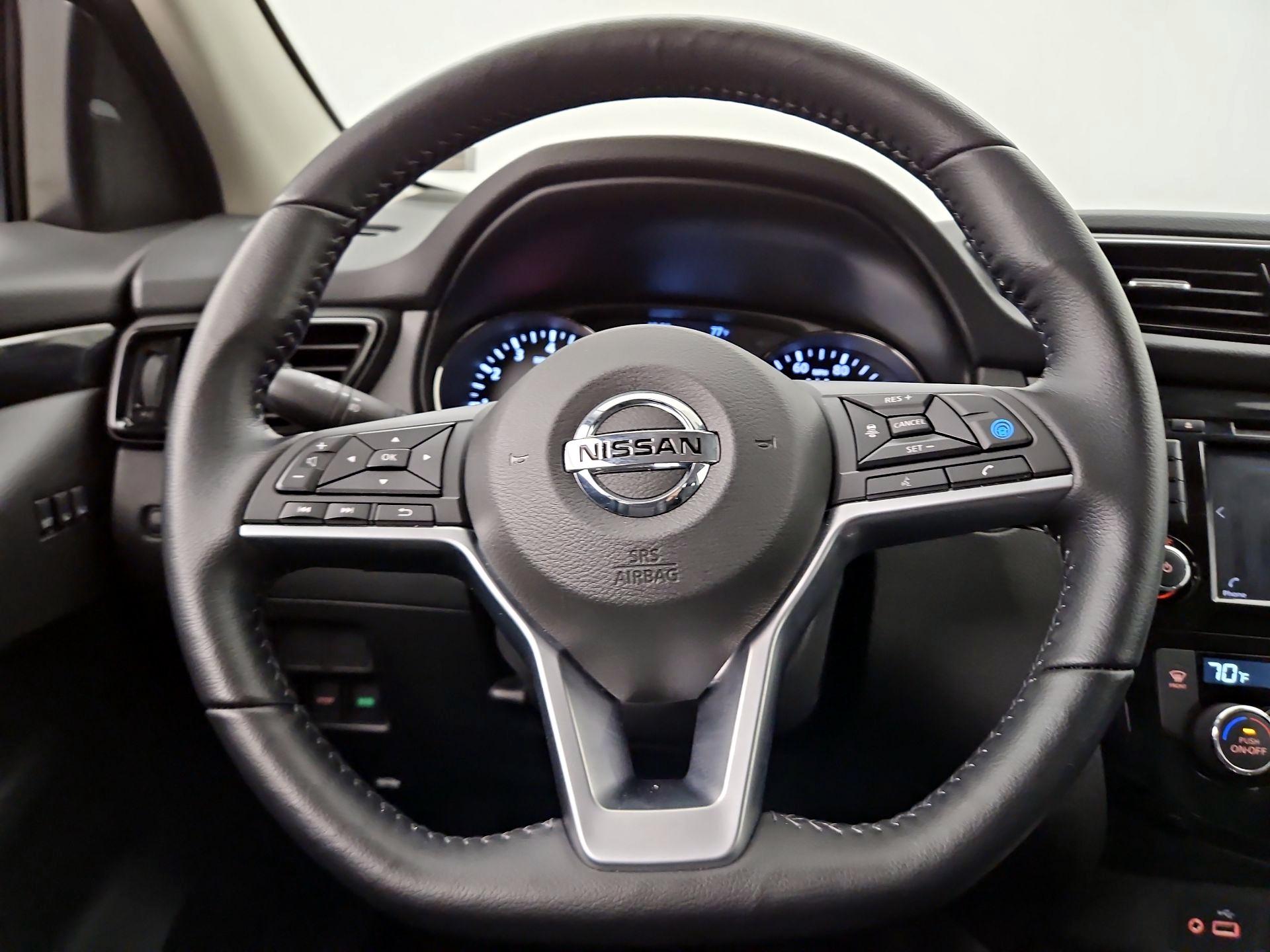 Thumbnail: 2022 Nissan Rogue Sport - 10