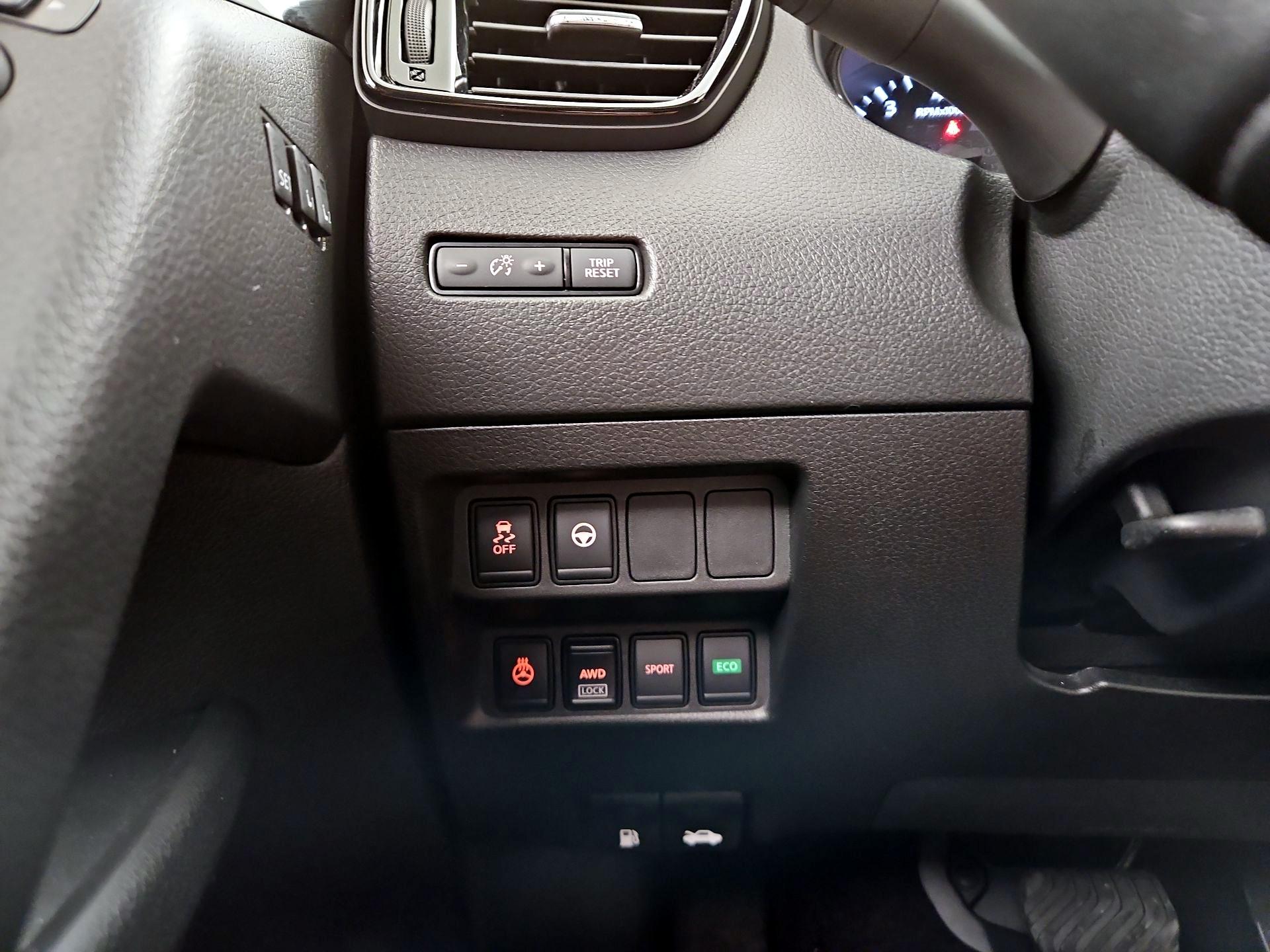 Thumbnail: 2022 Nissan Rogue Sport - 13