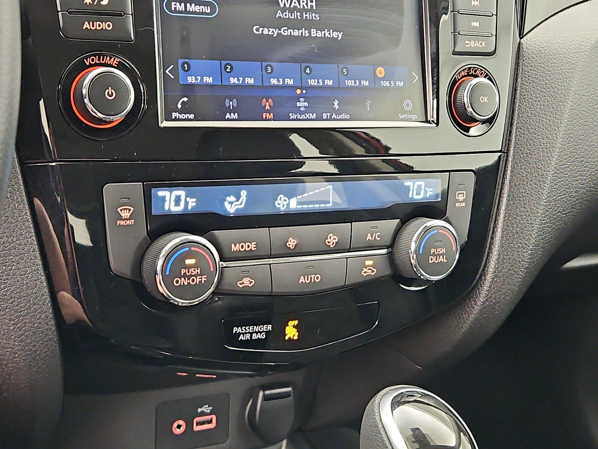 Thumbnail: 2022 Nissan Rogue Sport - 16