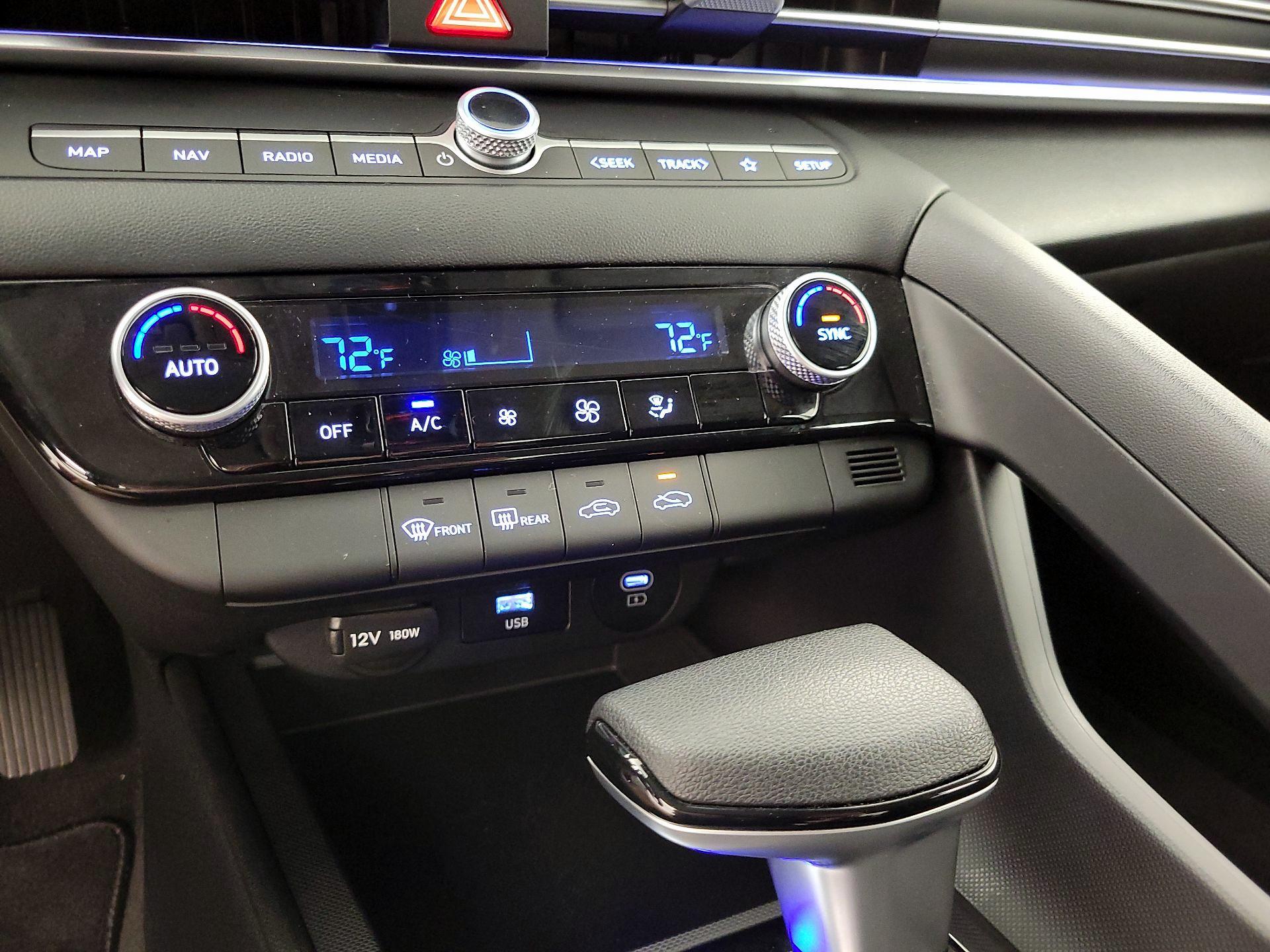 Thumbnail: 2024 Hyundai Elantra - 17