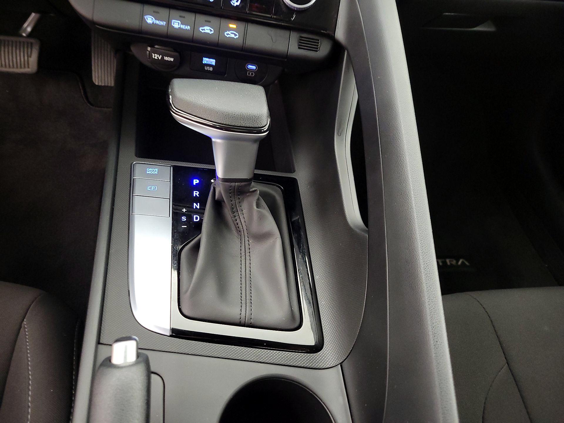 Thumbnail: 2024 Hyundai Elantra - 18