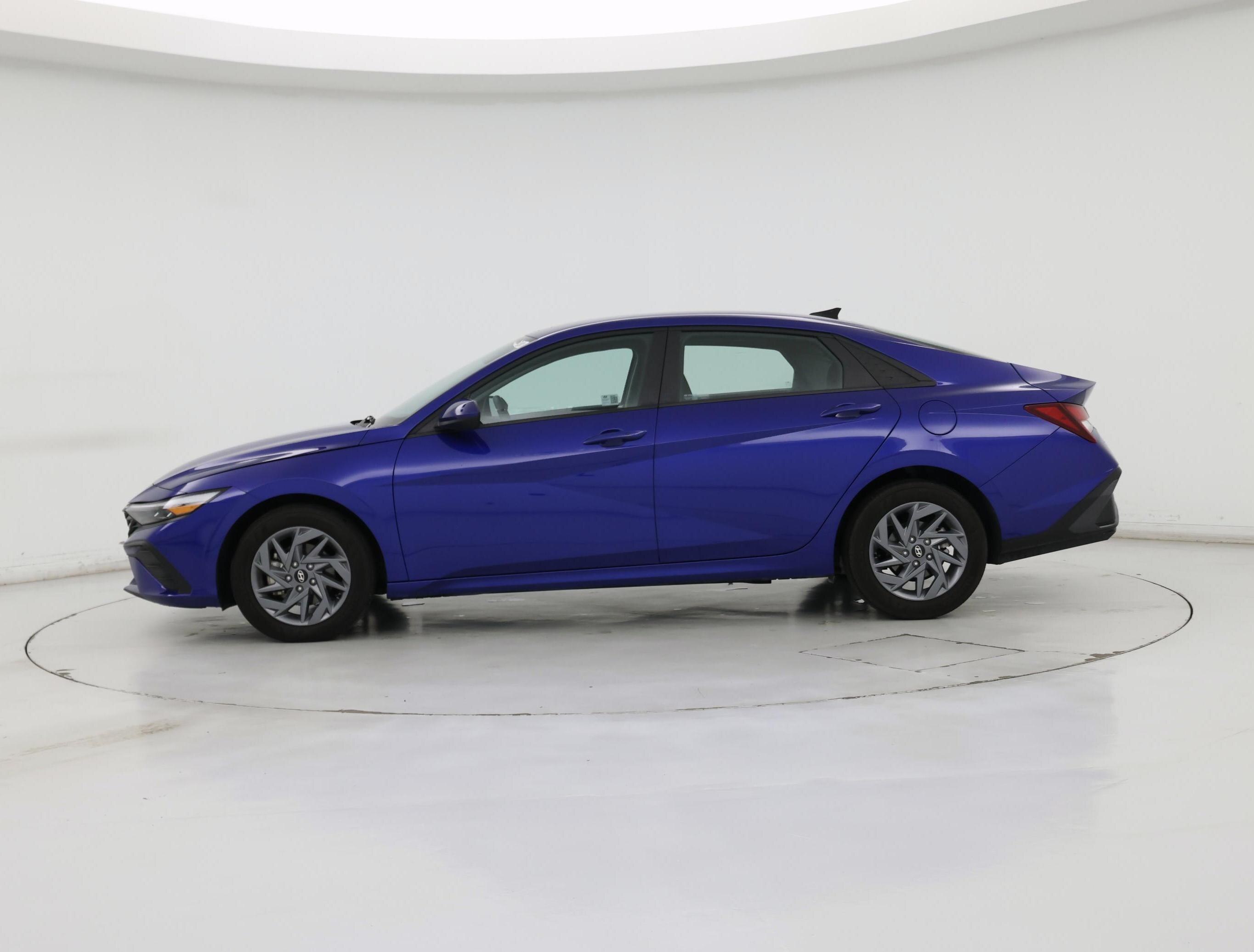 Thumbnail: 2024 Hyundai Elantra - 3