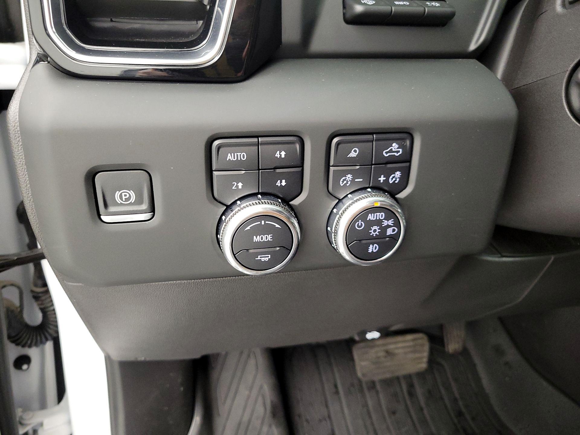 Thumbnail: 2024 GMC Sierra 1500 - 13