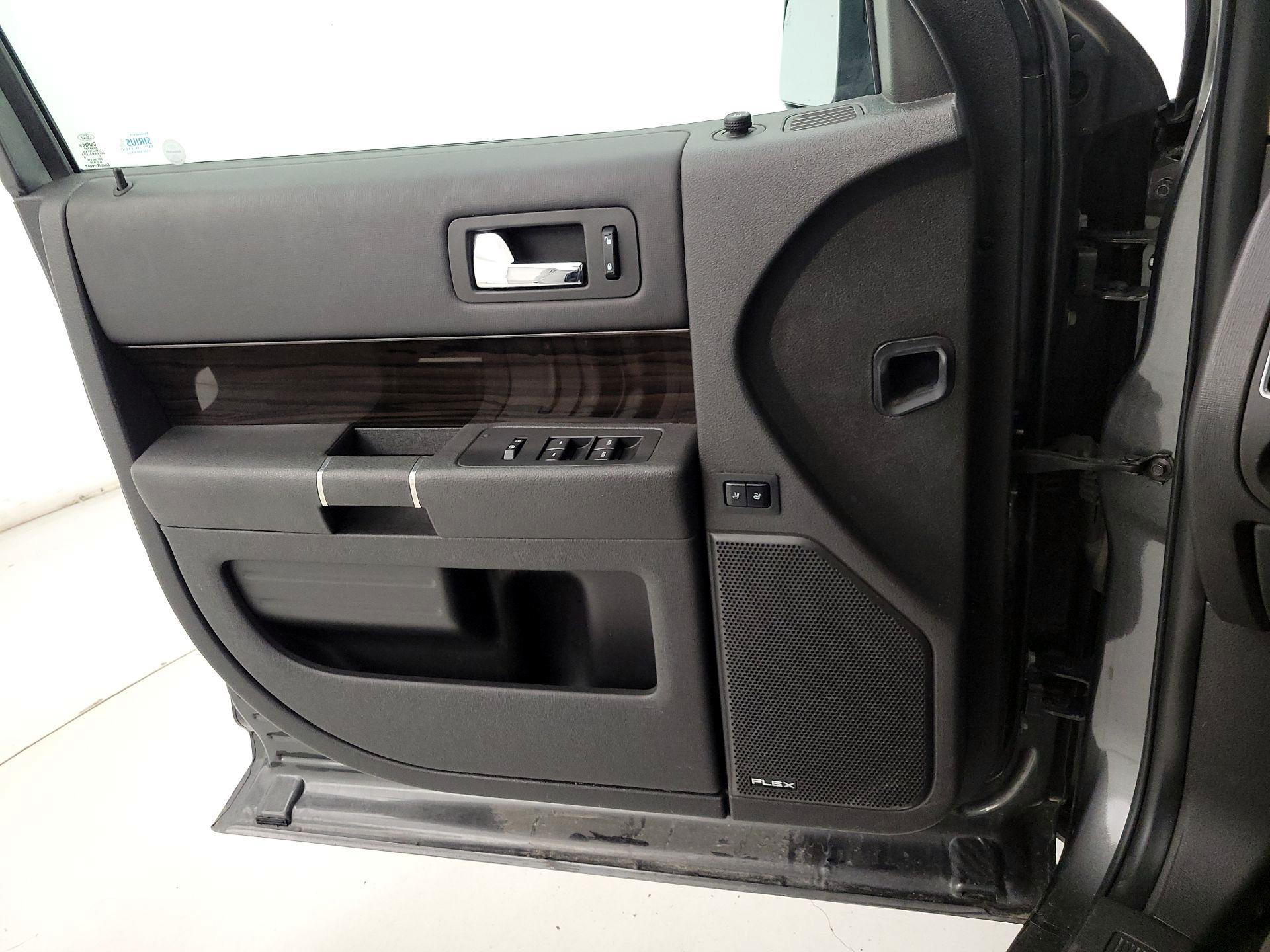 Thumbnail: 2018 Ford Flex - 12