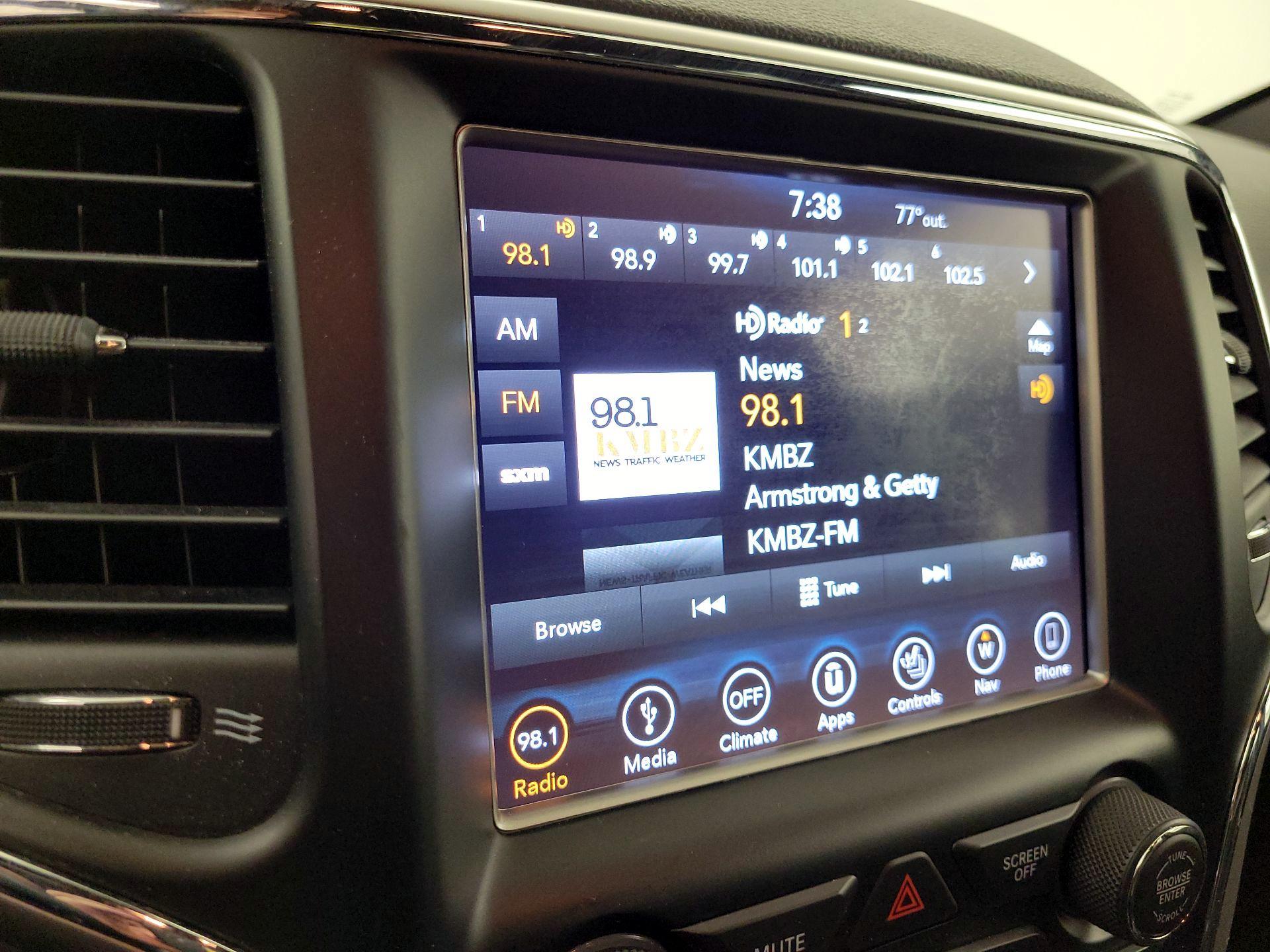 Thumbnail: 2018 Jeep Grand Cherokee - 15