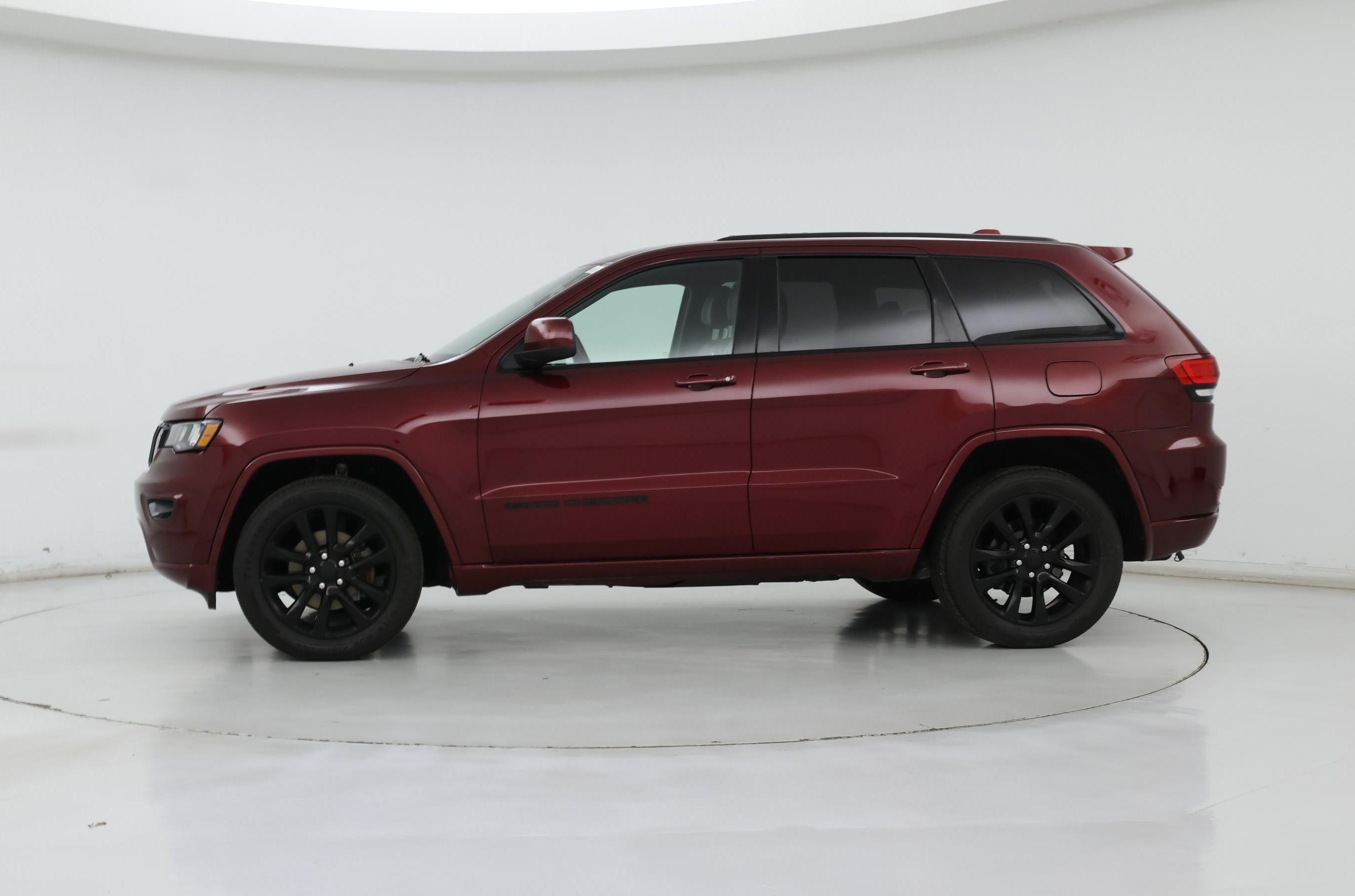 Thumbnail: 2018 Jeep Grand Cherokee - 3
