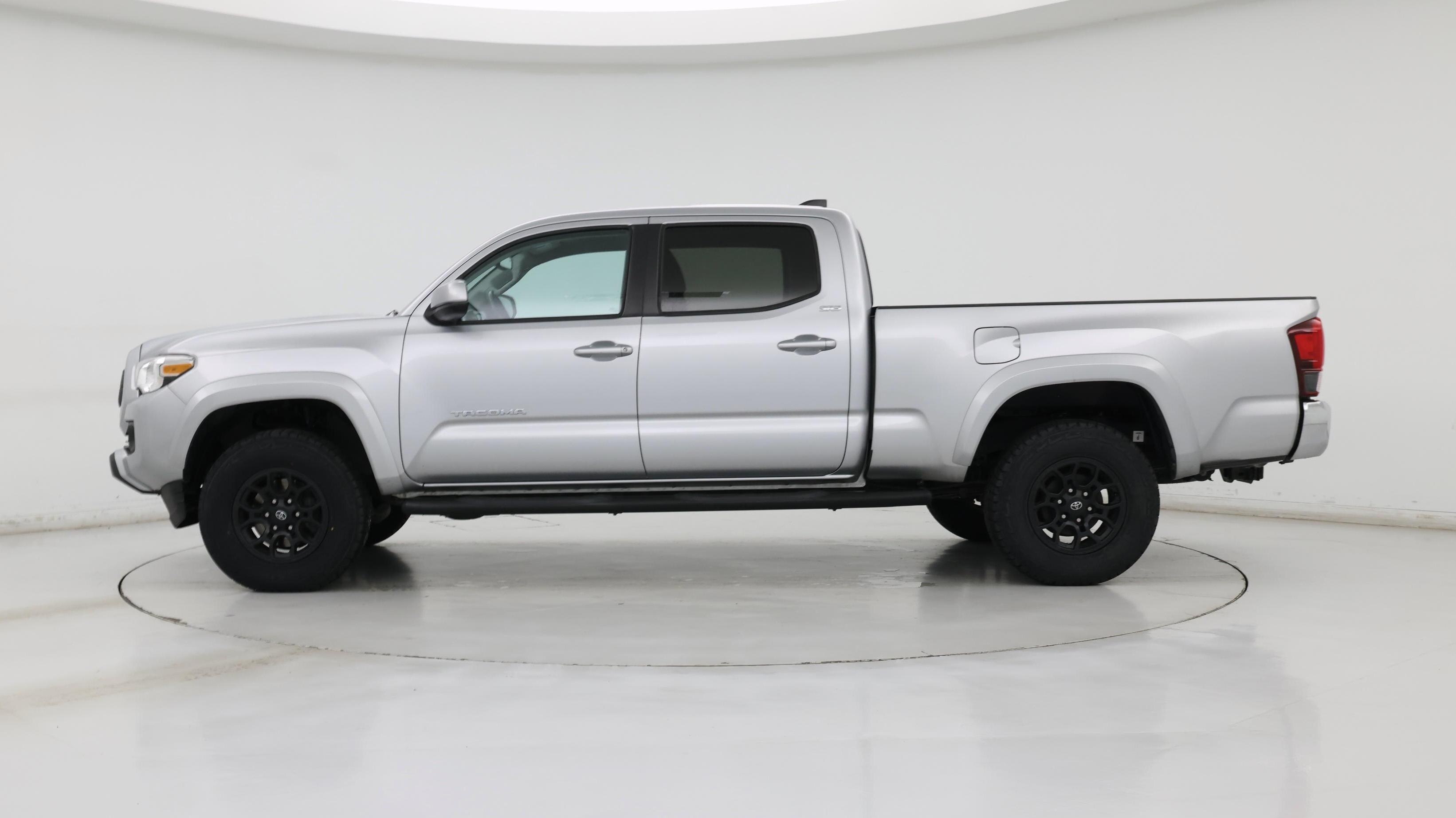 Thumbnail: 2022 Toyota Tacoma - 3