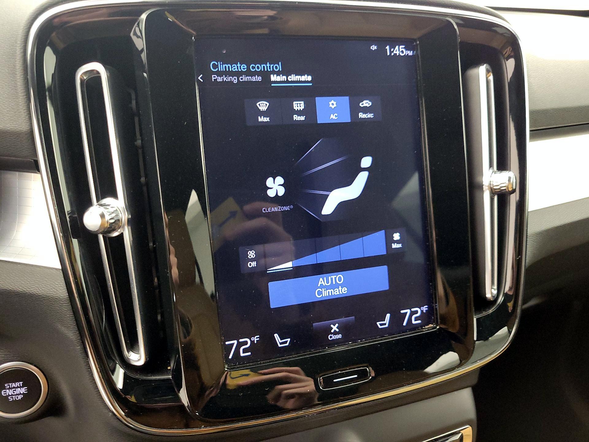 Thumbnail: 2019 Volvo XC40 - 15