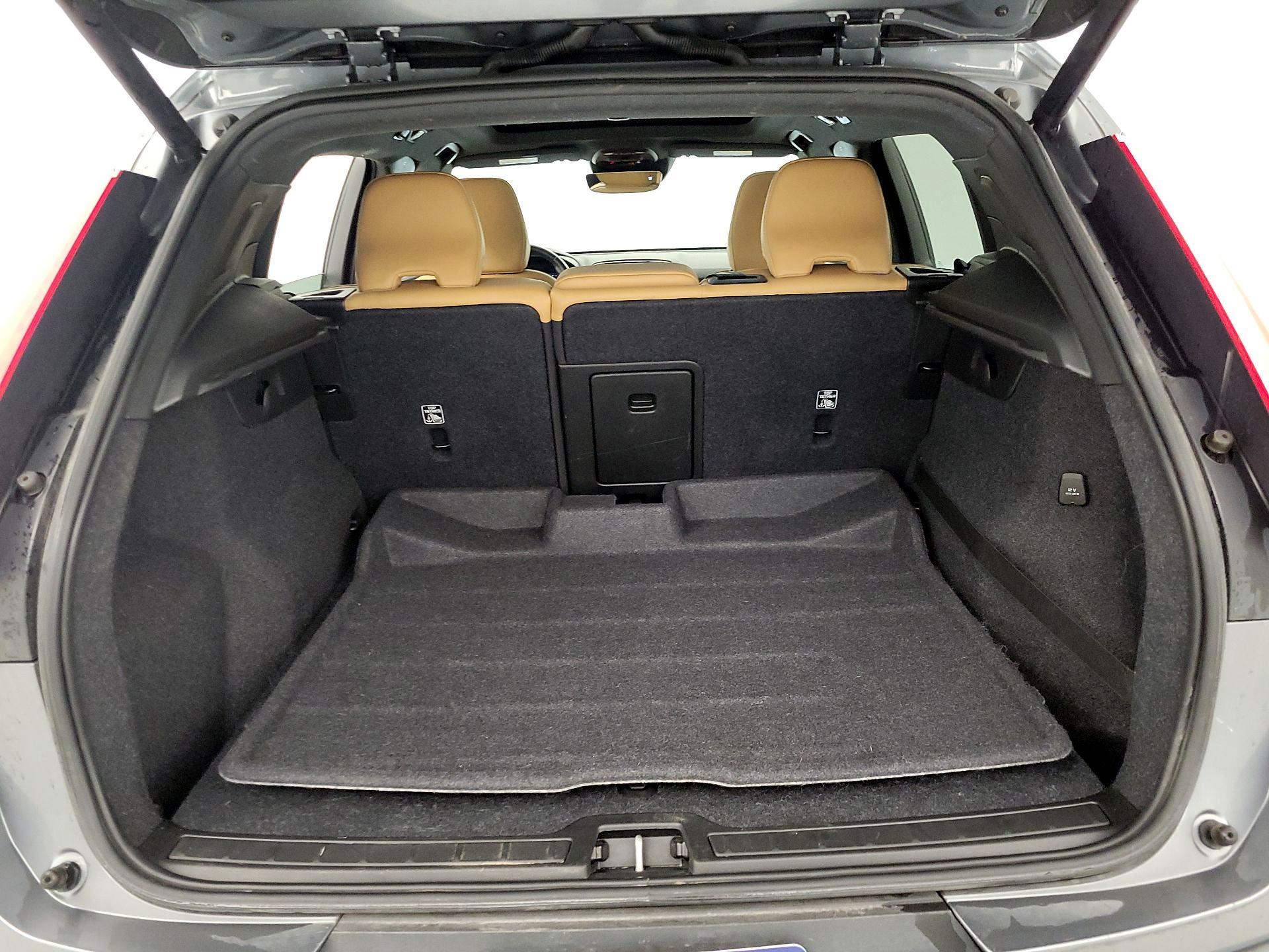 Thumbnail: 2019 Volvo XC40 - 20