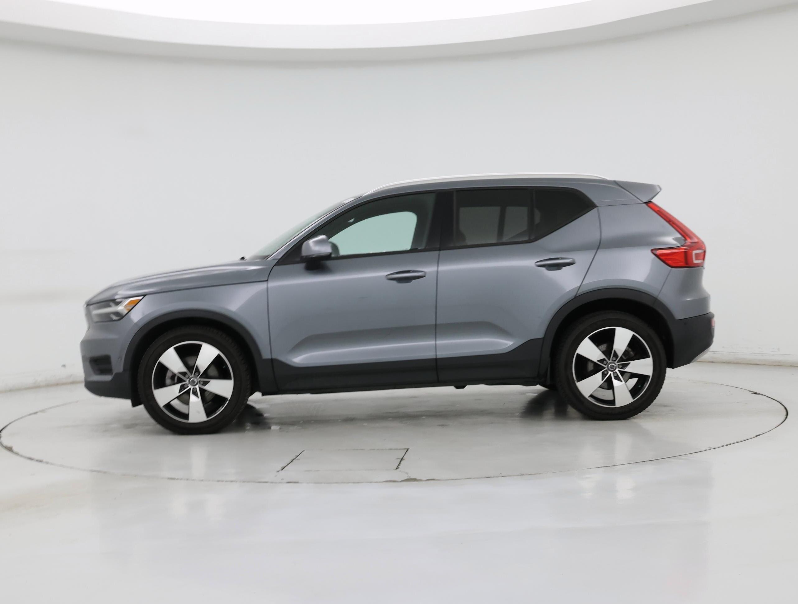Thumbnail: 2019 Volvo XC40 - 3