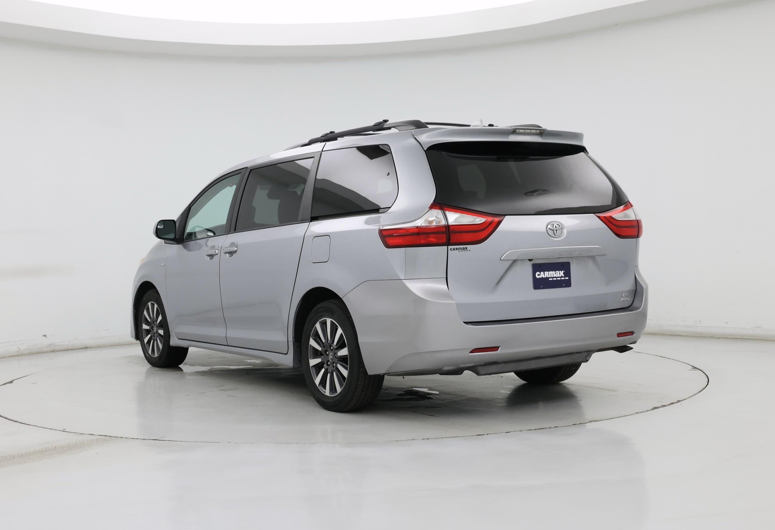 Thumbnail: 2018 Toyota Sienna - 2