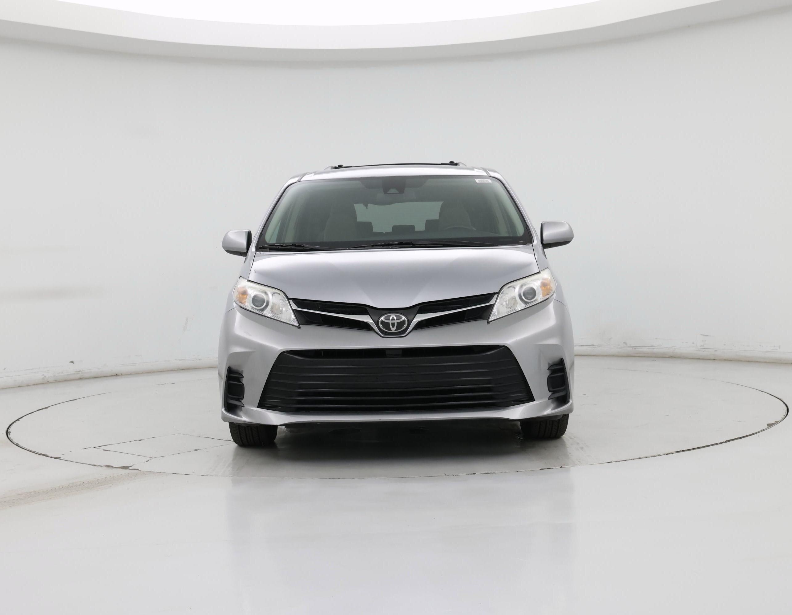 Thumbnail: 2018 Toyota Sienna - 5