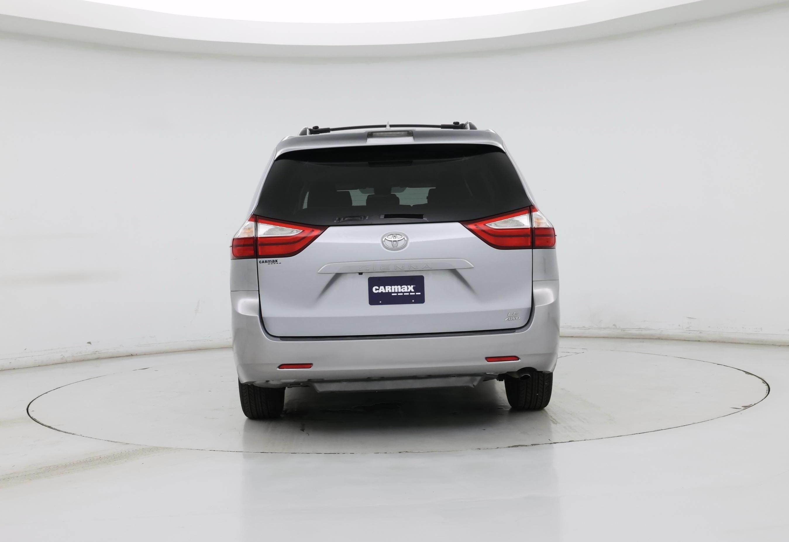 Thumbnail: 2018 Toyota Sienna - 6