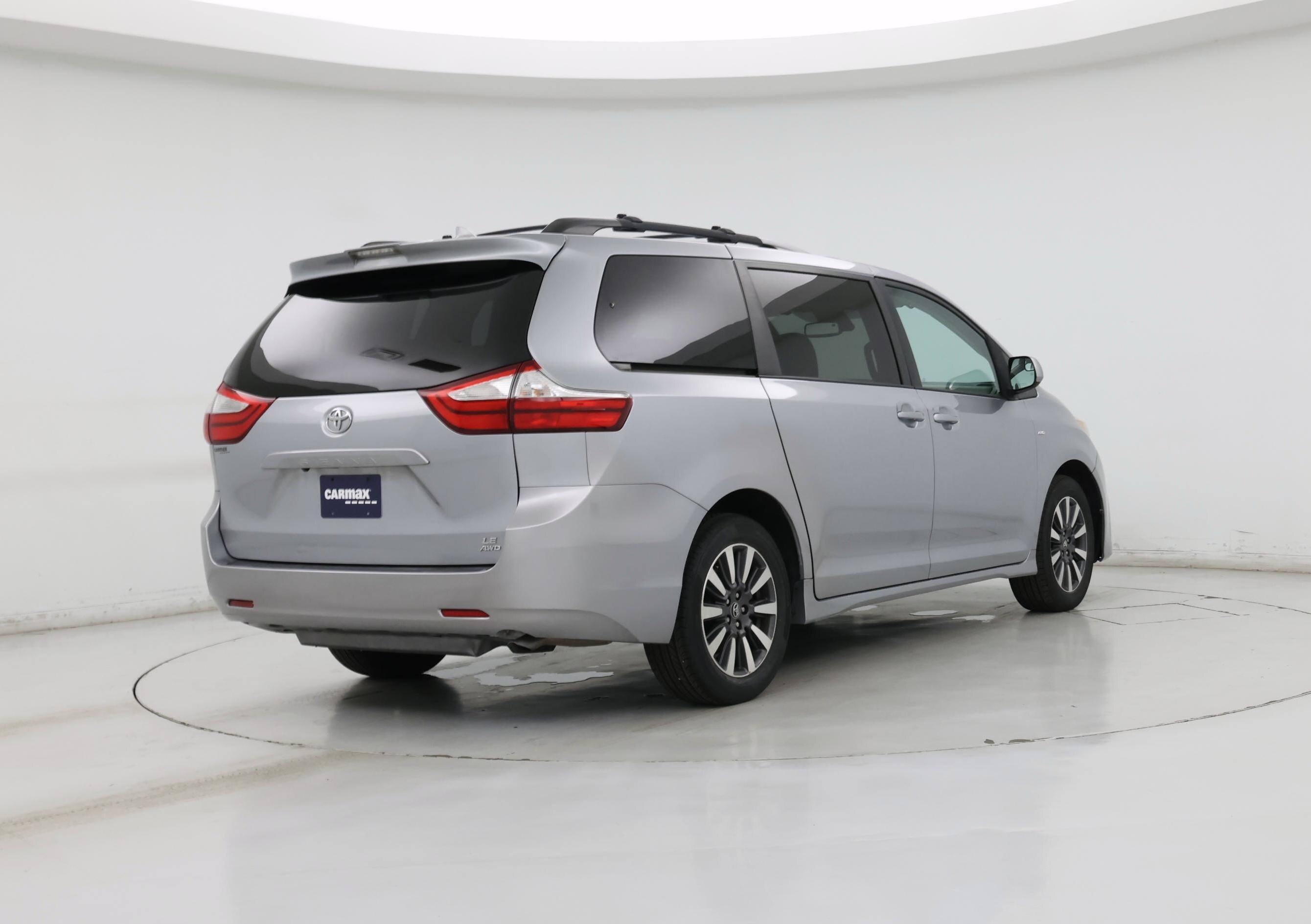 Thumbnail: 2018 Toyota Sienna - 8
