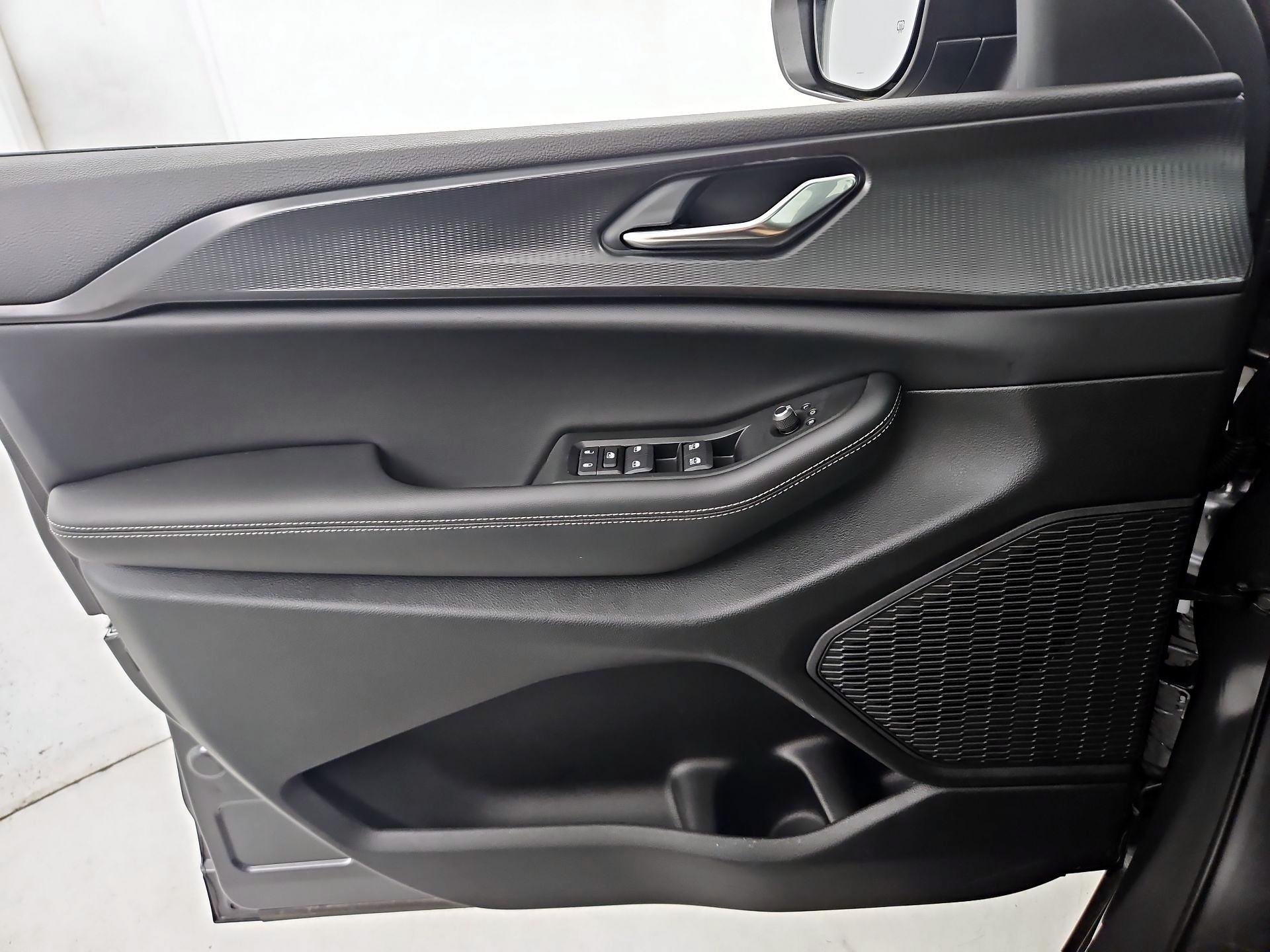 Thumbnail: 2025 Jeep Grand Cherokee - 12