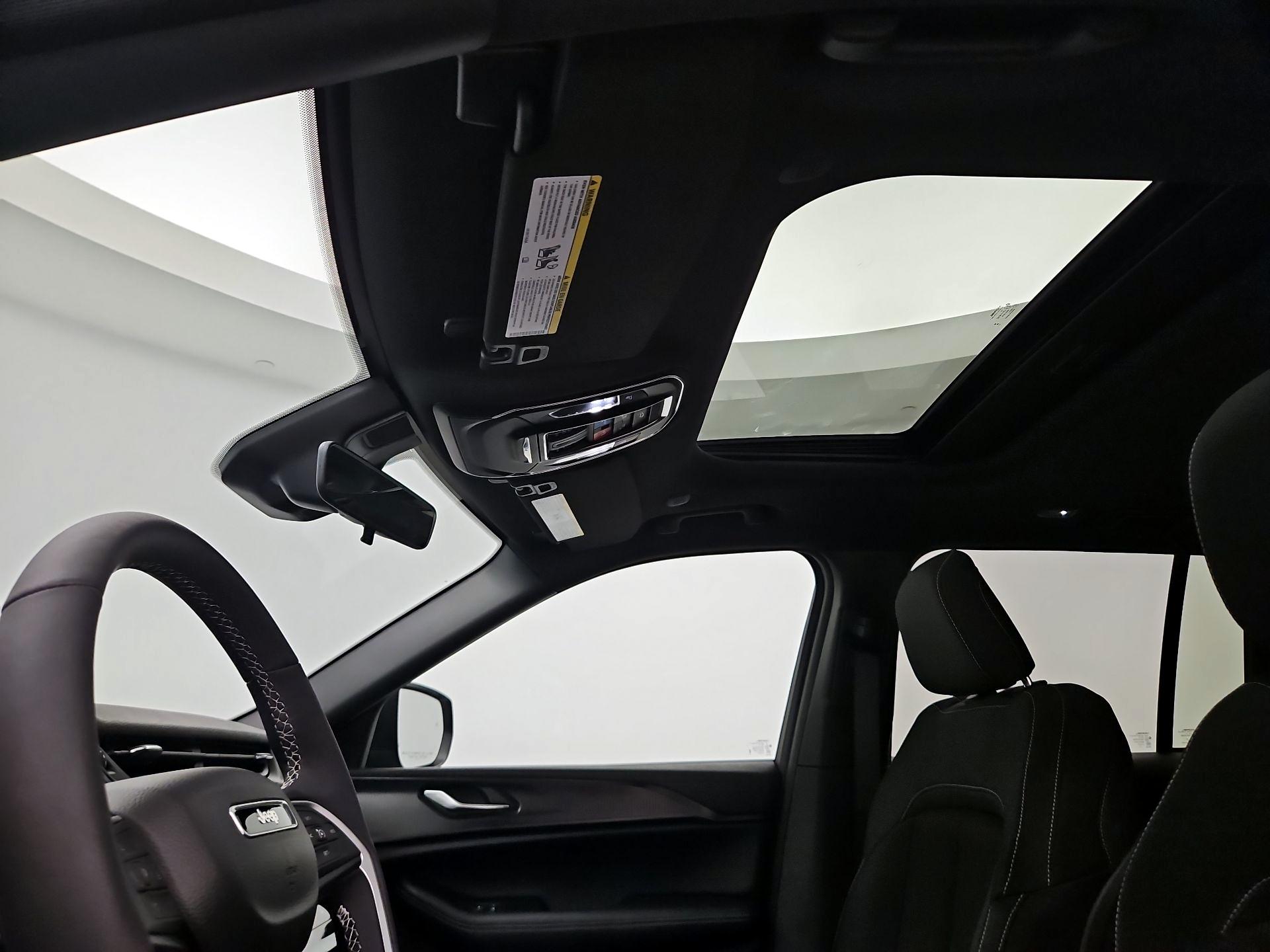 Thumbnail: 2025 Jeep Grand Cherokee - 19