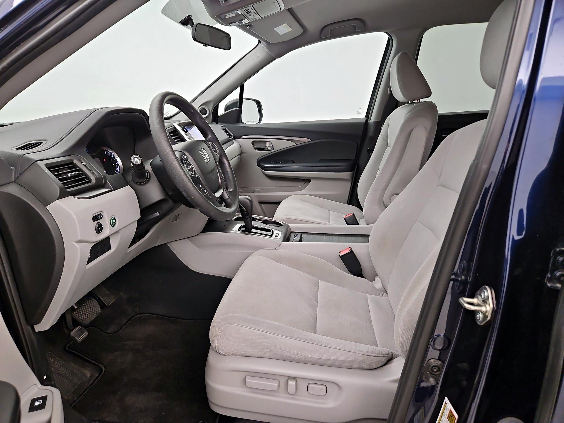 Thumbnail: 2016 Honda Pilot - 11