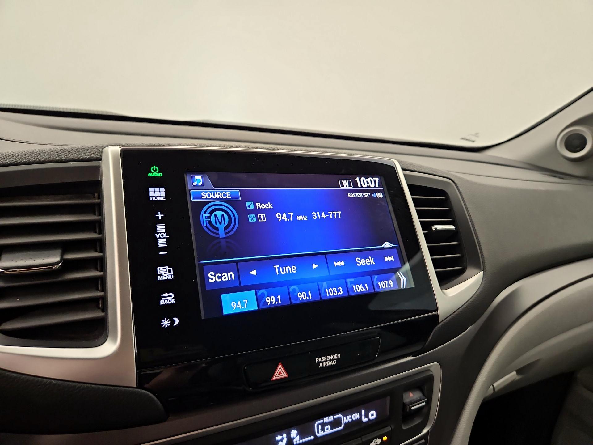 Thumbnail: 2016 Honda Pilot - 15