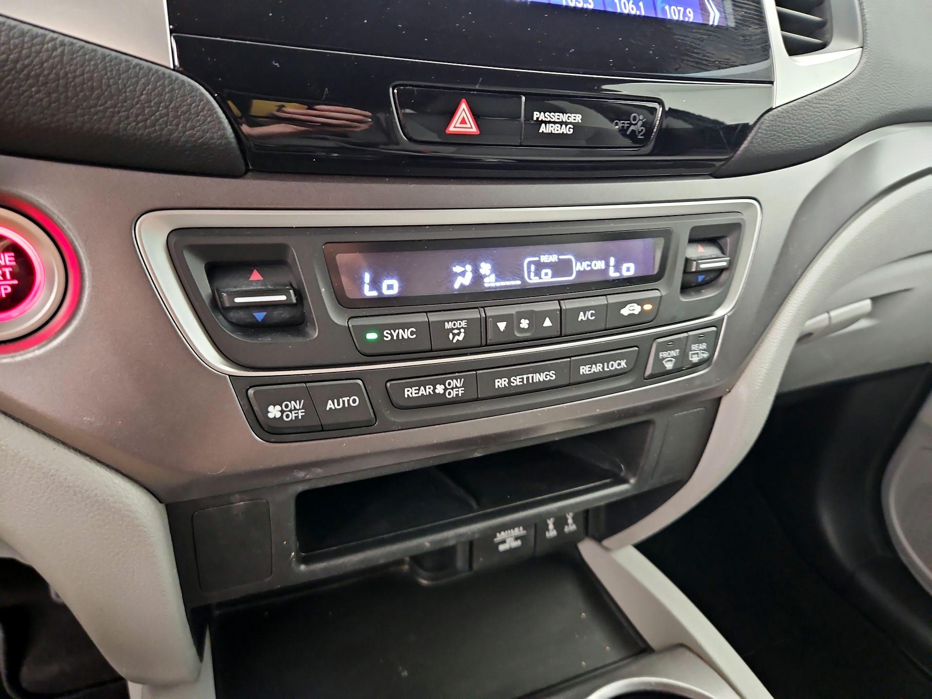 Thumbnail: 2016 Honda Pilot - 16