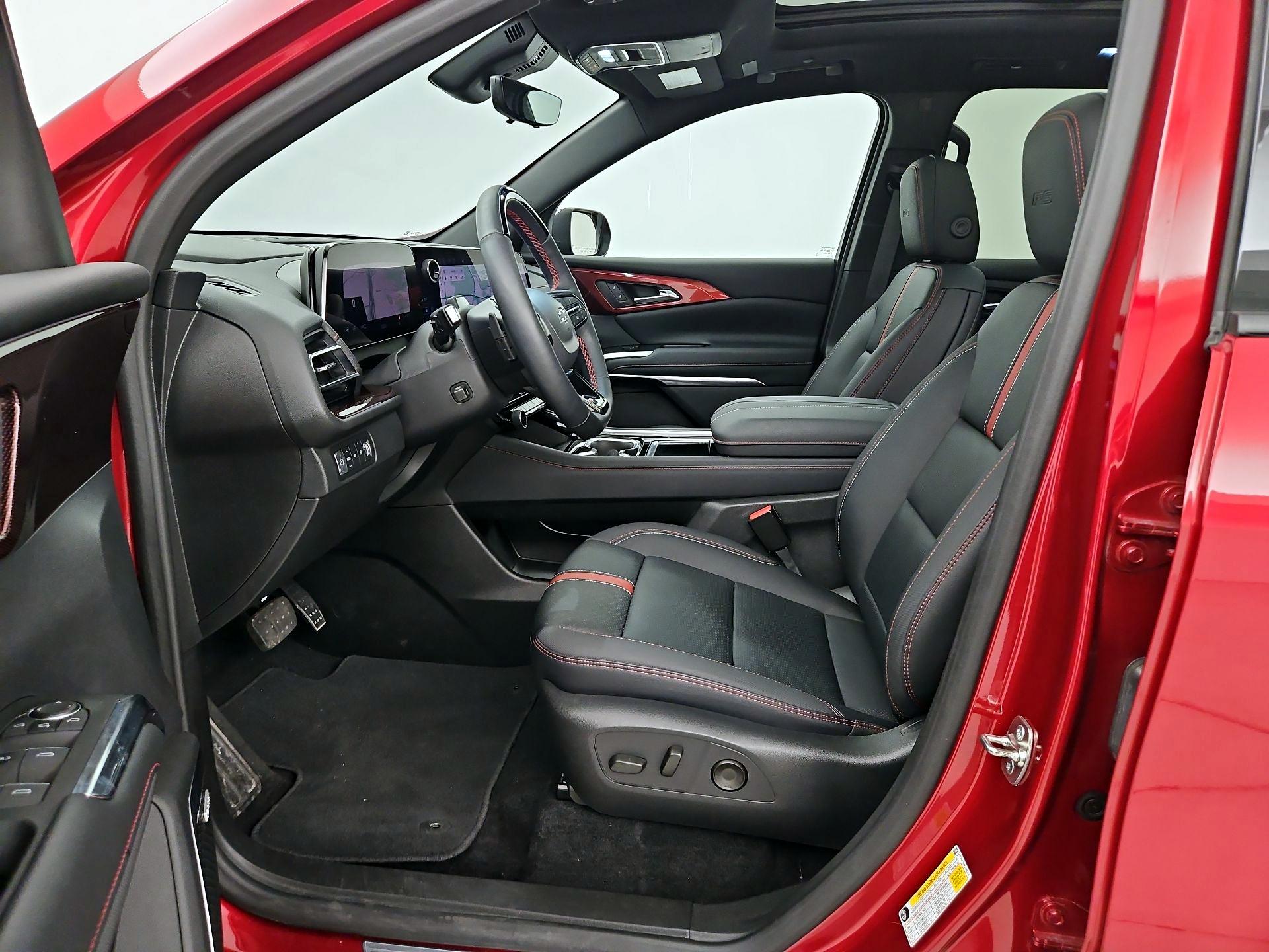 Thumbnail: 2024 Chevrolet Traverse - 11