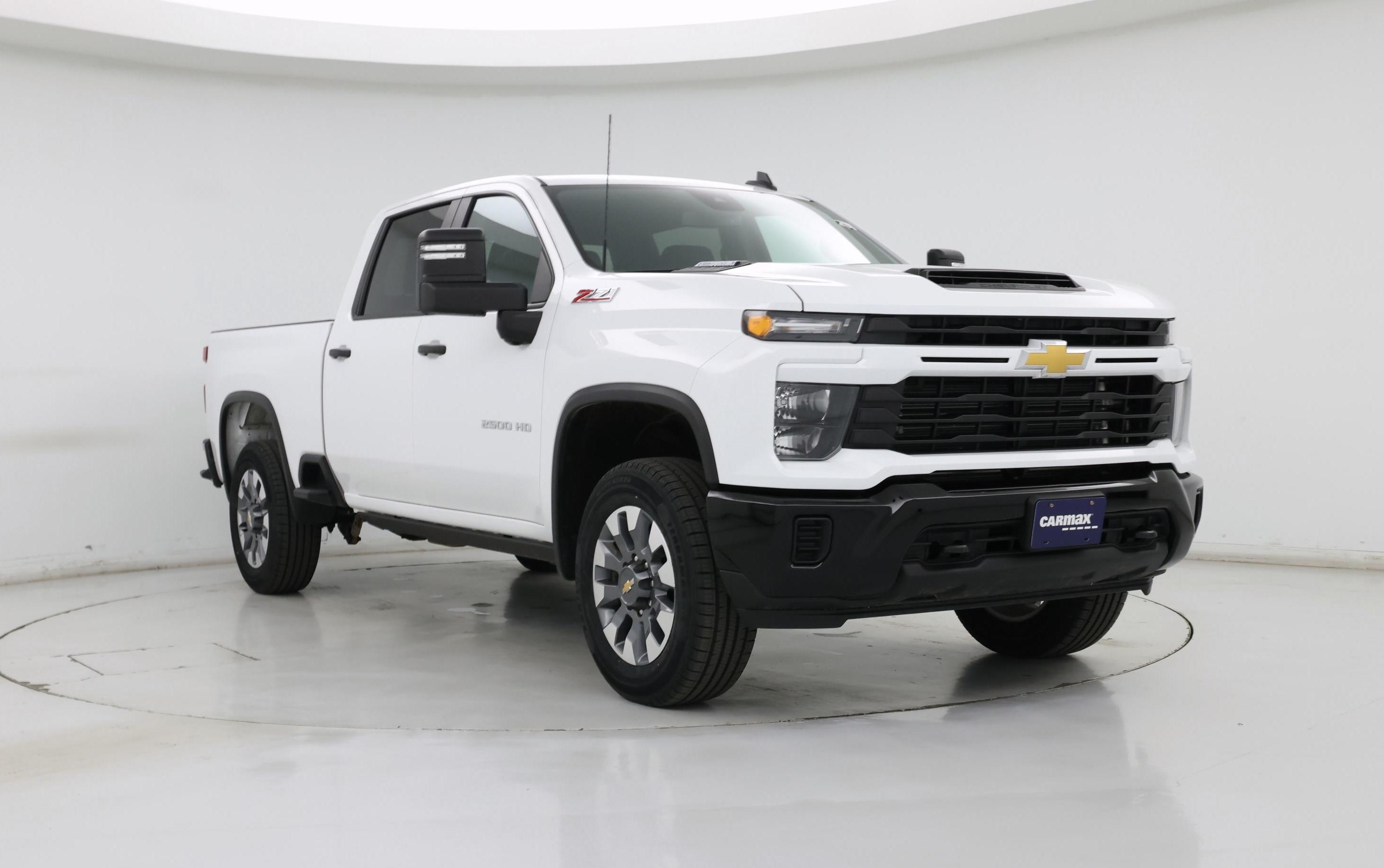 White 2024 Chevrolet Silverado 2500HD Custom Crew Cab 4WD Pickup Truck Four-Wheel Drive Automatic
