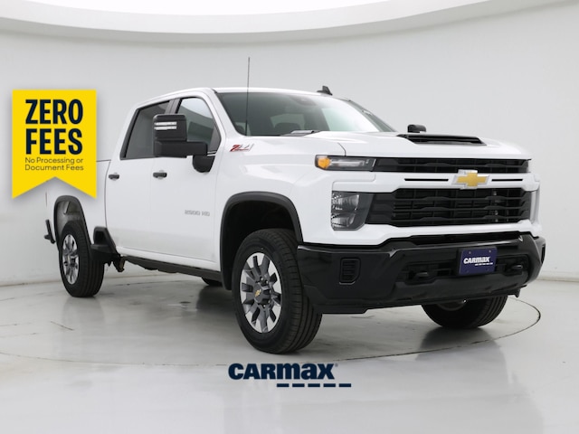 White 2024 Chevrolet Silverado 2500HD Custom Crew Cab 4WD Pickup Truck Four-Wheel Drive Automatic
