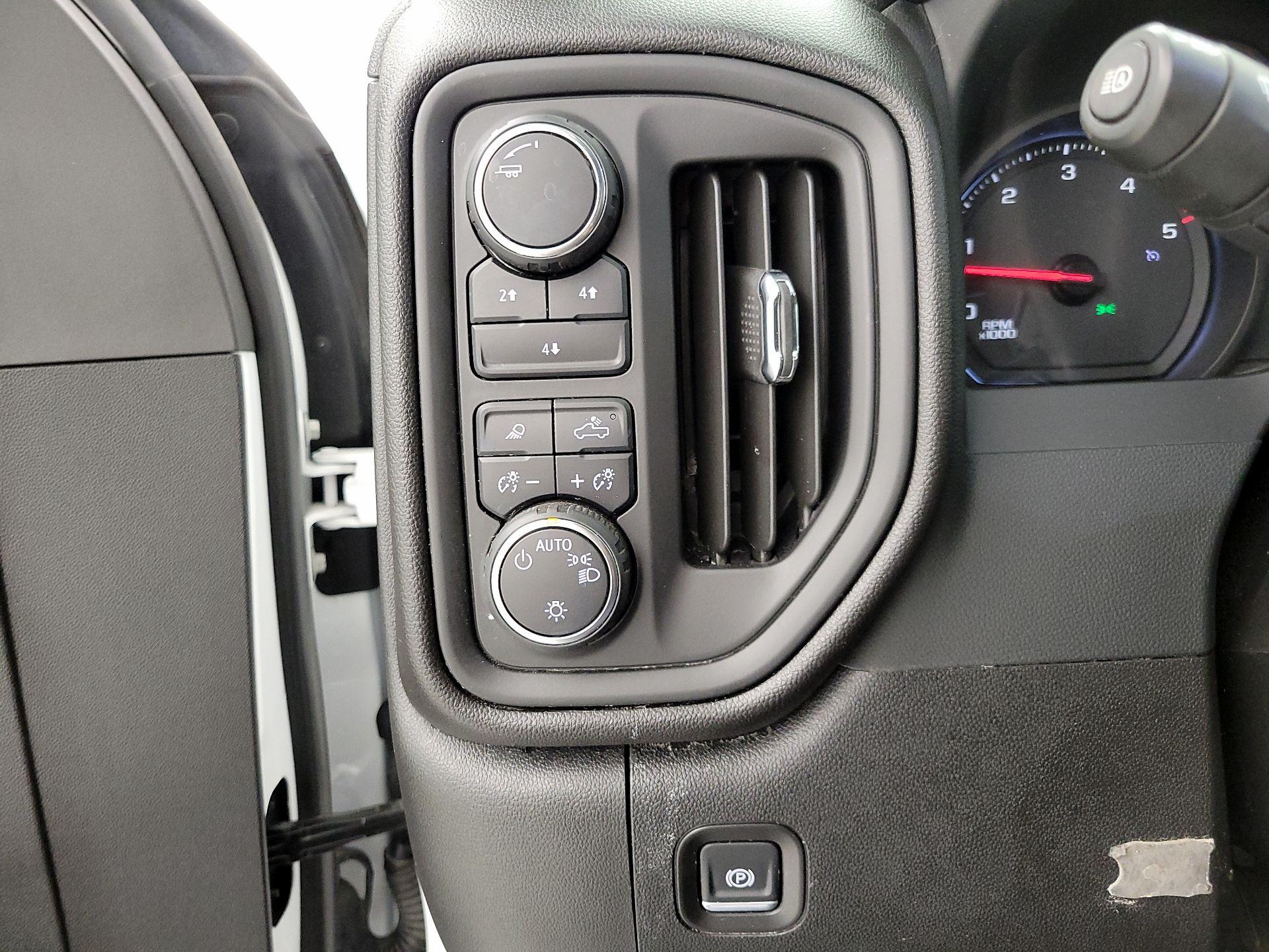 Thumbnail: 2024 Chevrolet Silverado 2500 - 13