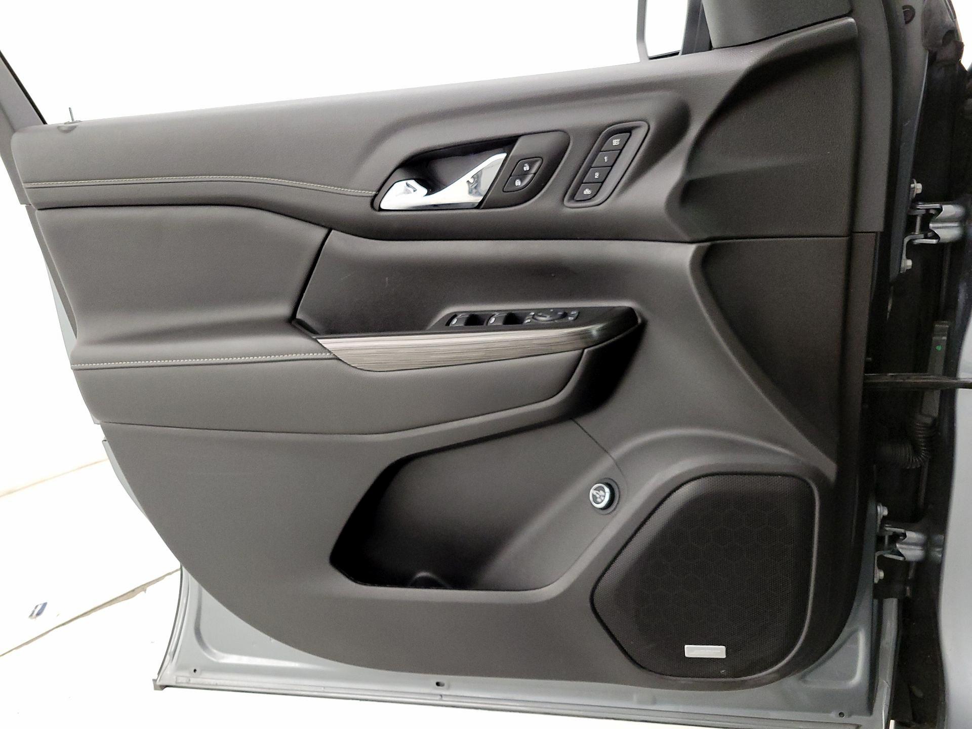 Thumbnail: 2023 GMC Acadia - 12