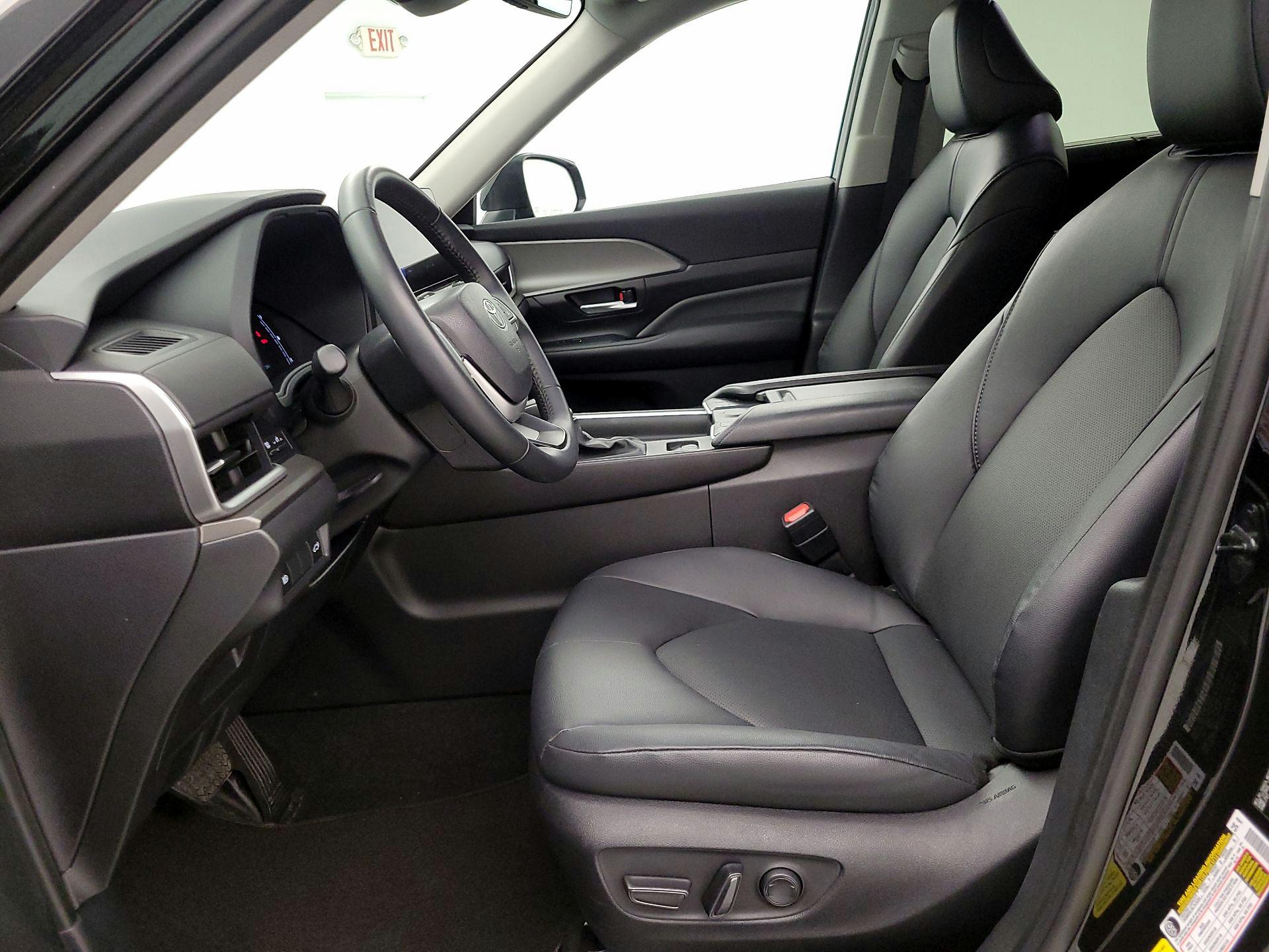 Thumbnail: 2025 Toyota Grand Highlander - 11