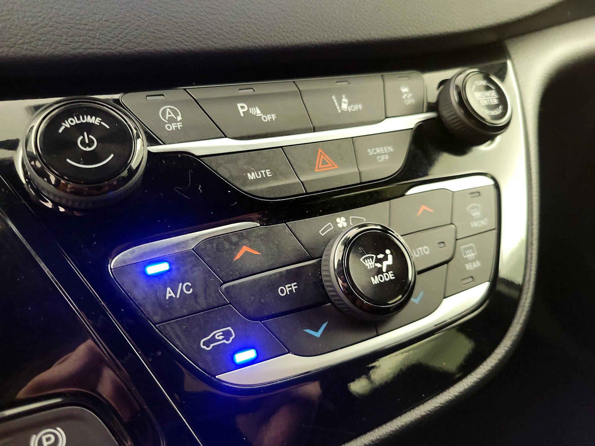 Thumbnail: 2025 Chrysler Pacifica - 16