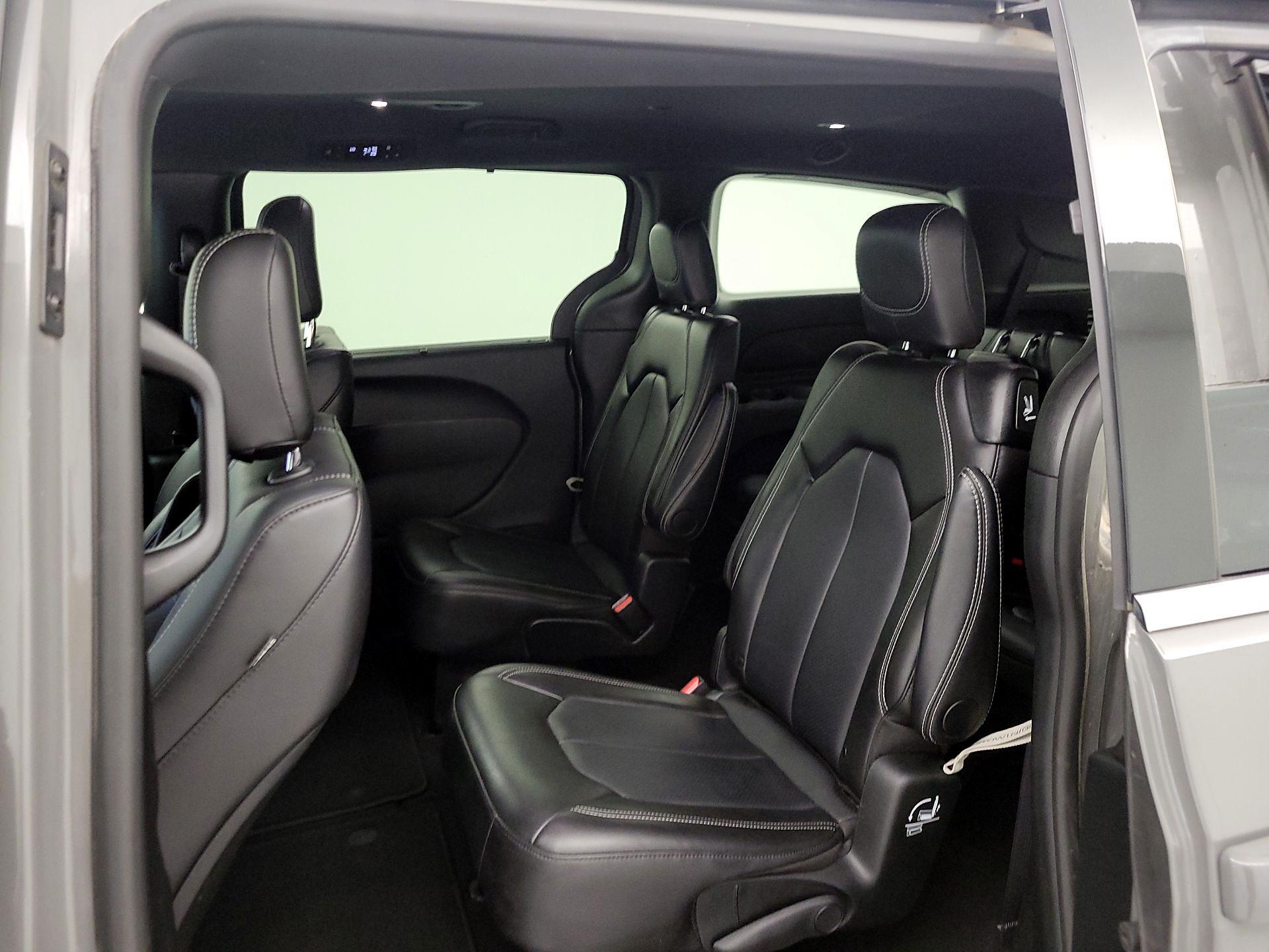 Thumbnail: 2025 Chrysler Pacifica - 19