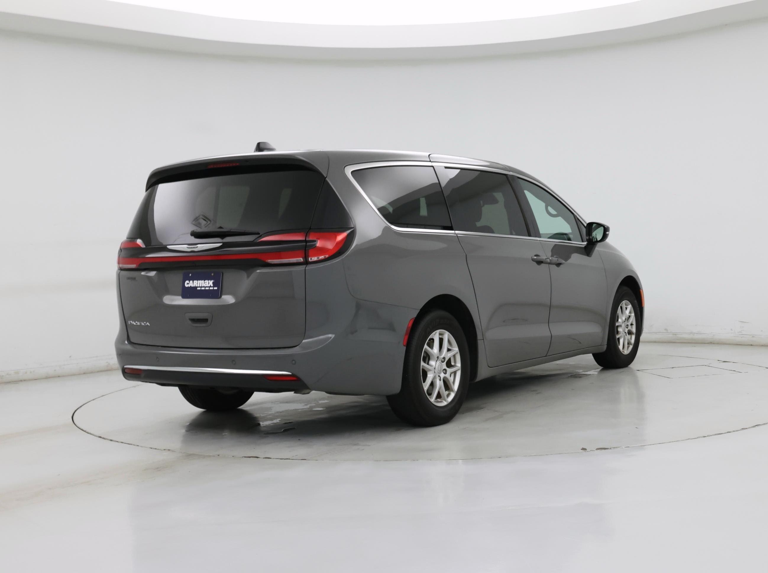 Thumbnail: 2025 Chrysler Pacifica - 8