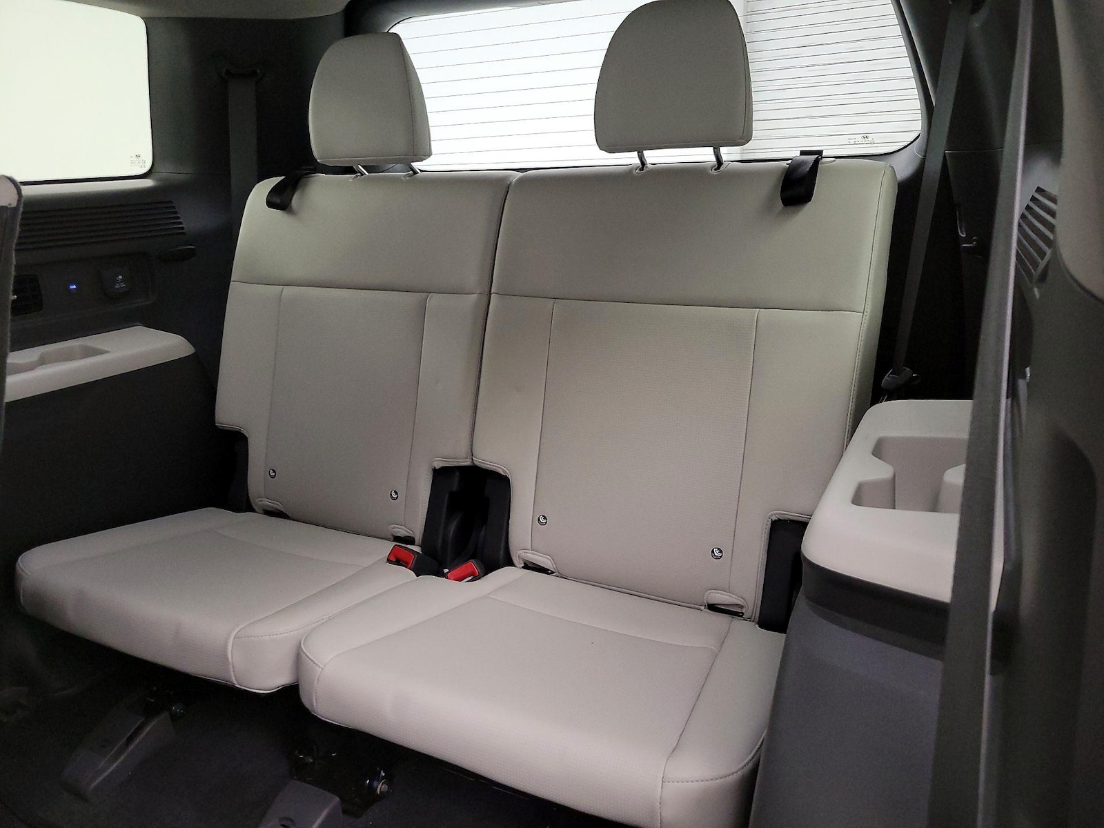 2025 Hyundai Santa Fe Limited - Photo 23
