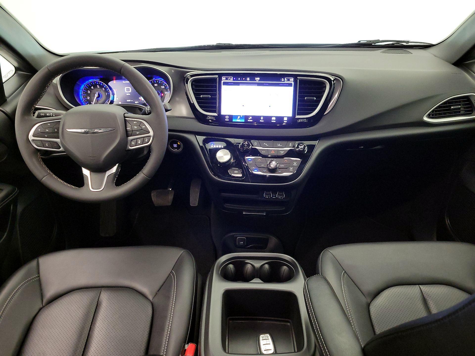 Thumbnail: 2025 Chrysler Pacifica - 9