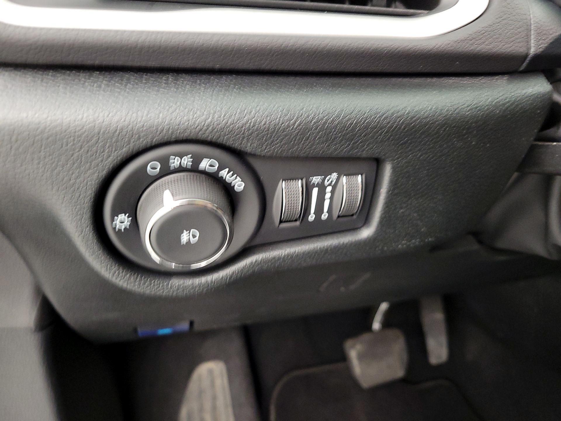 Thumbnail: 2025 Chrysler Pacifica - 13