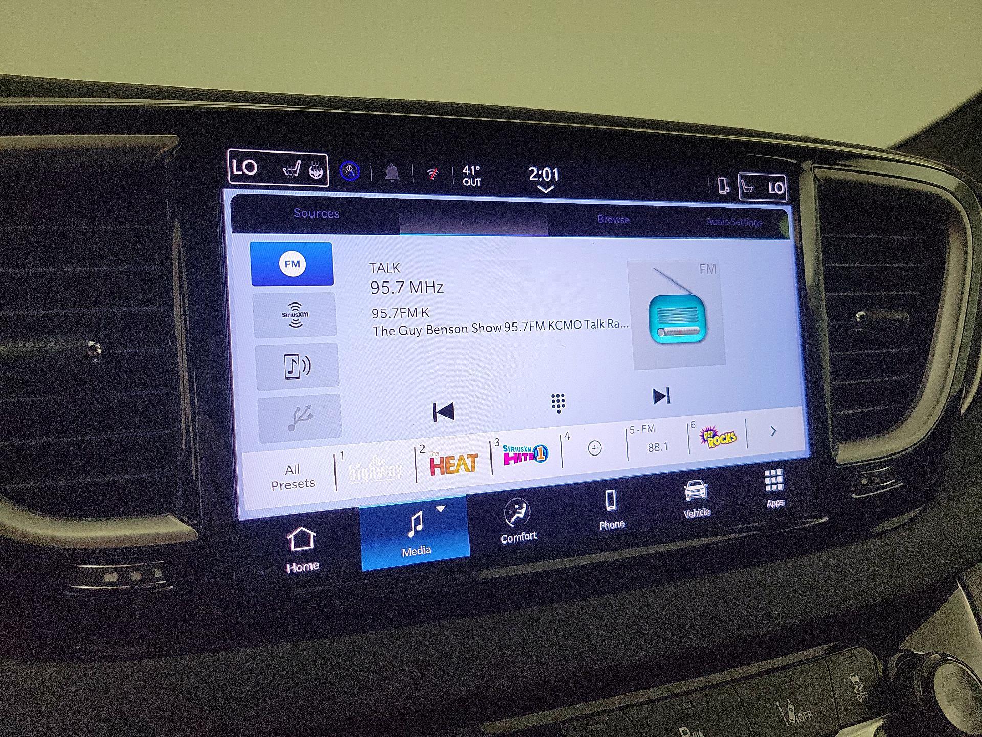 Thumbnail: 2025 Chrysler Pacifica - 15