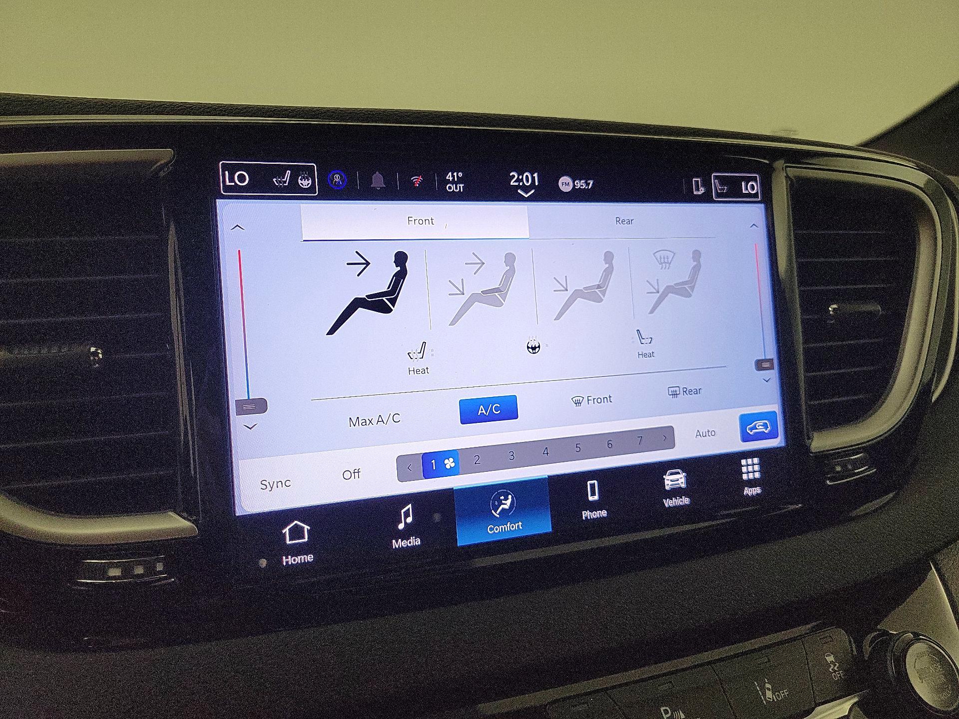 Thumbnail: 2025 Chrysler Pacifica - 16