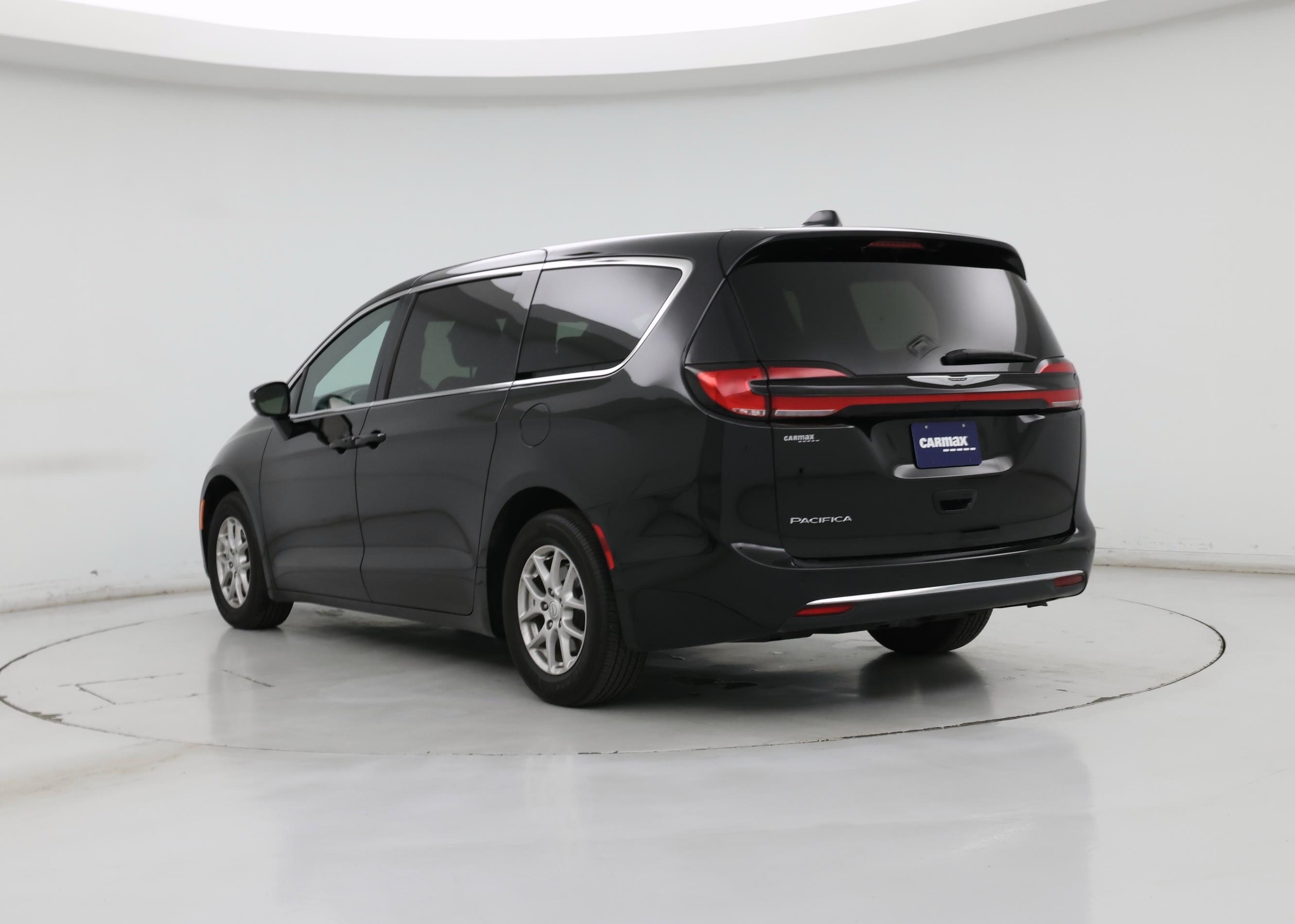 Thumbnail: 2025 Chrysler Pacifica - 2