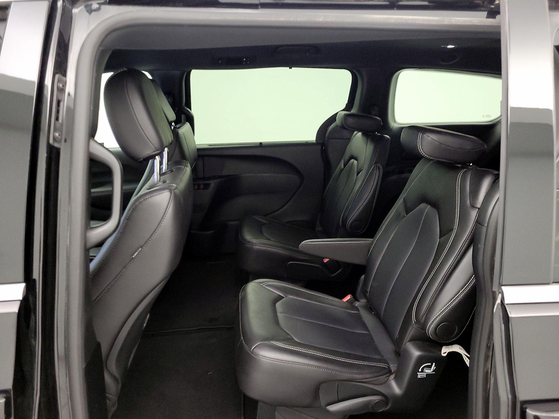 Thumbnail: 2025 Chrysler Pacifica - 19